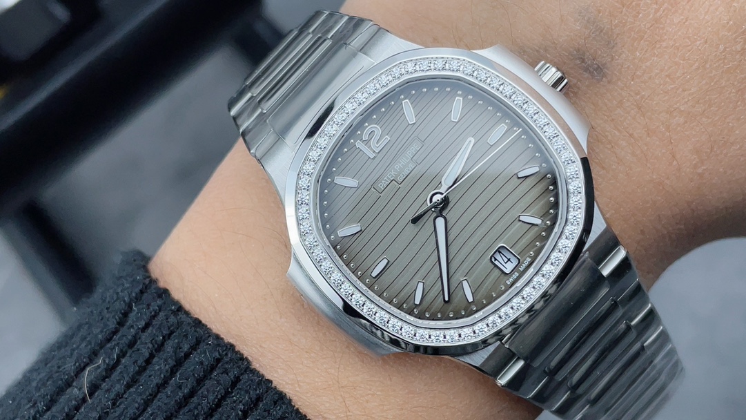 Patek Philippe Nautilus 7118 Replica – Grey Dial Diamond Bezel Ladies Watch - clean factory product image 9