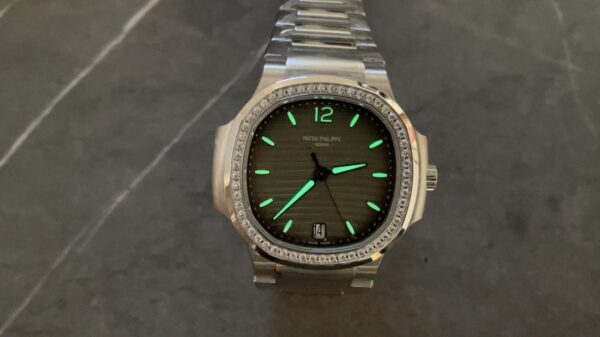 Patek Philippe Nautilus 7118 Replica – Grey Dial Diamond Bezel Ladies Watch - clean factory product image 13