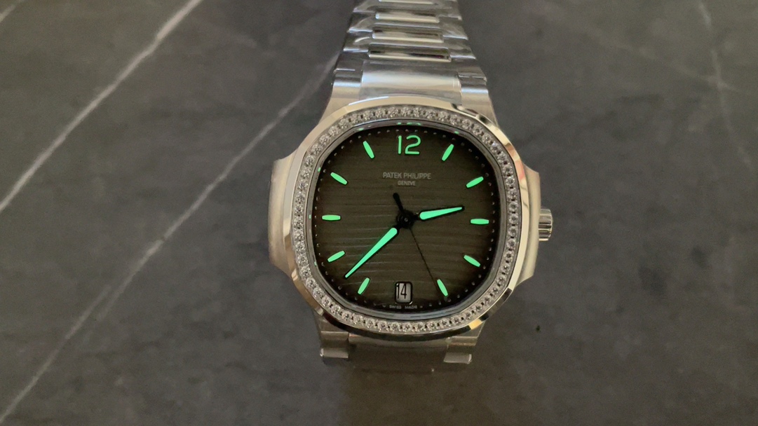 Patek Philippe Nautilus 7118 Replica – Grey Dial Diamond Bezel Ladies Watch - clean factory product image 2