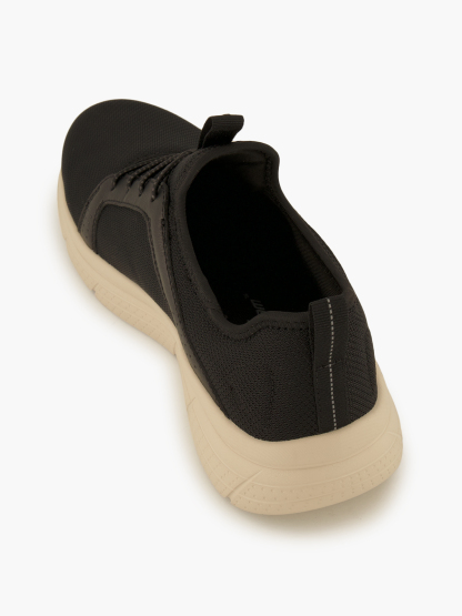 Skechers GENO PLUS Slip-Ons – Schwarz