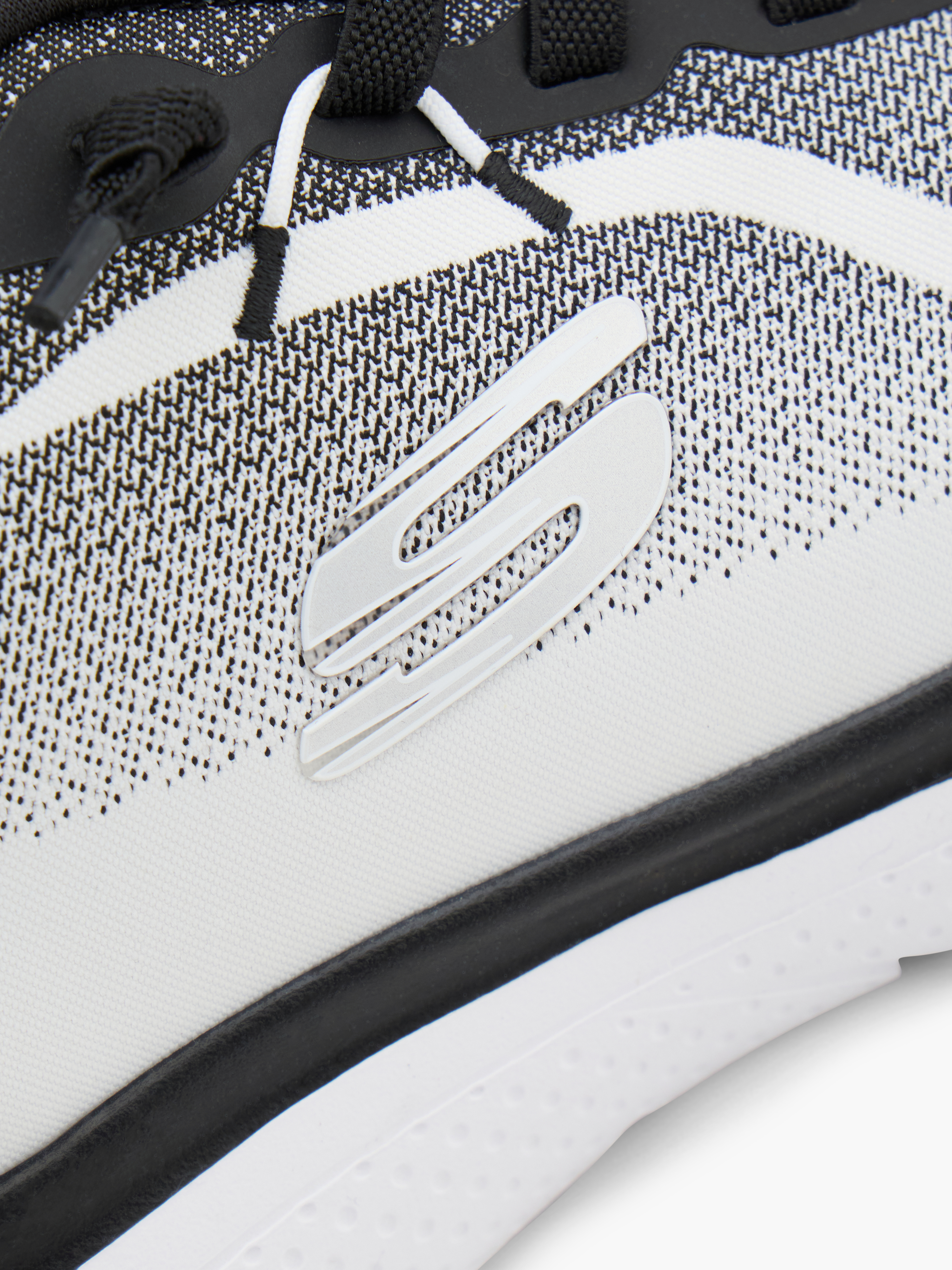 Skechers GENO Slip-Ons – Weiss