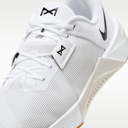 Nike Metcon 10 Workout-Schuh (Herren) – Weiß/Platinum Tint/Gum Light Brown/Schwarz
