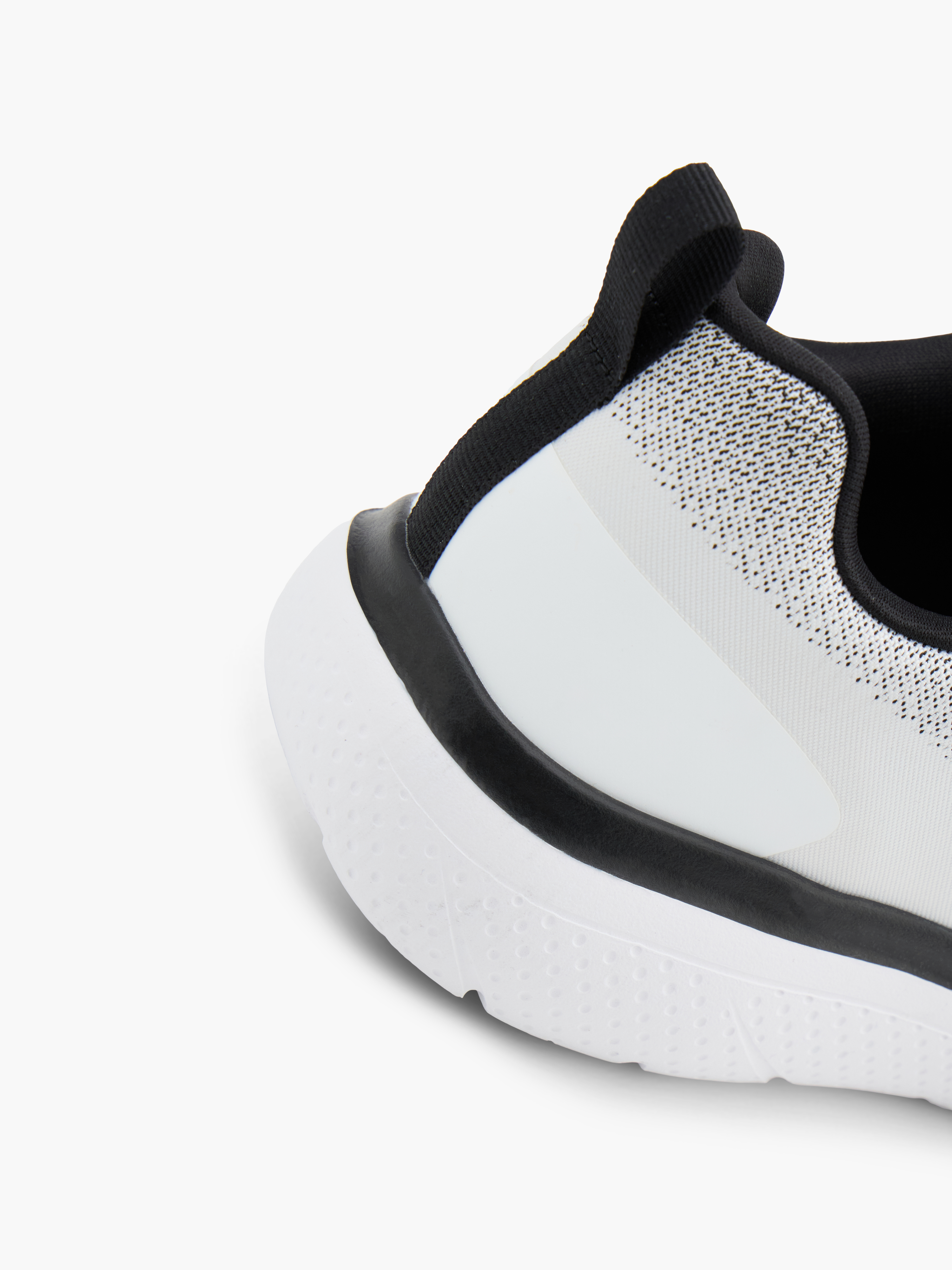 Skechers GENO Slip-Ons – Weiss