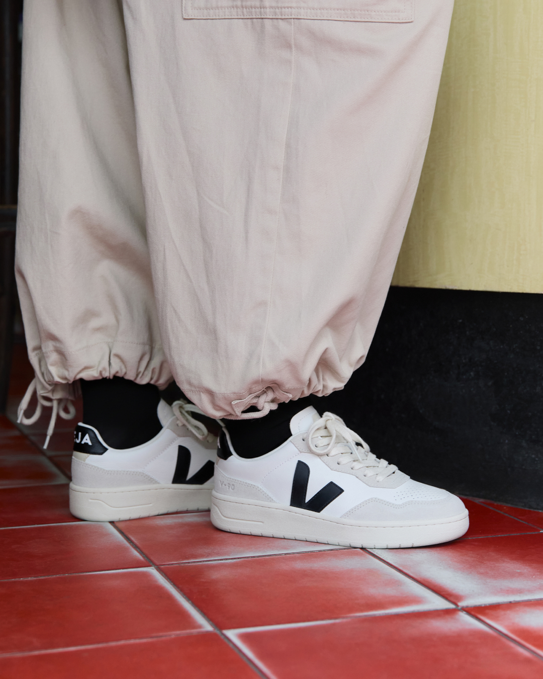 V-90 LEATHER WHITE BLACK