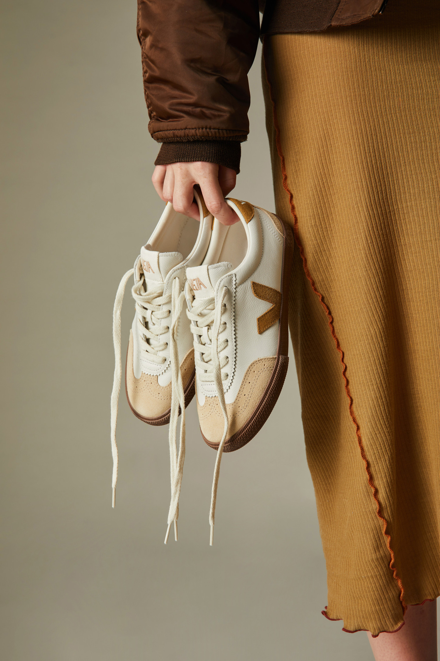 VOLLEY LEATHER WHITE TENT BARK