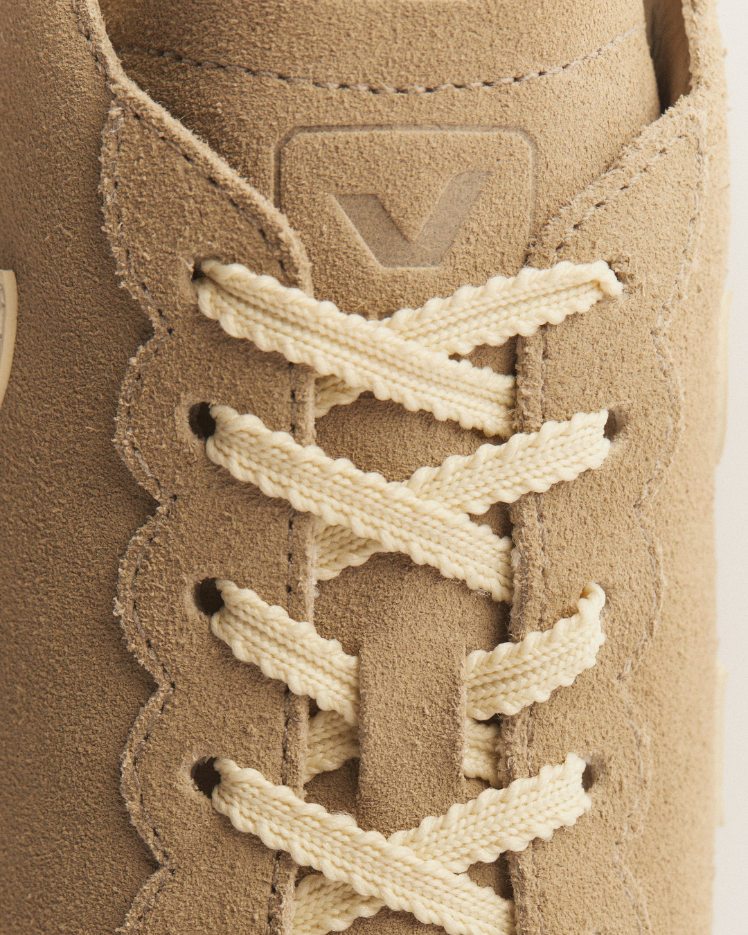 CATEYES SUEDE TAUPE PIERRE