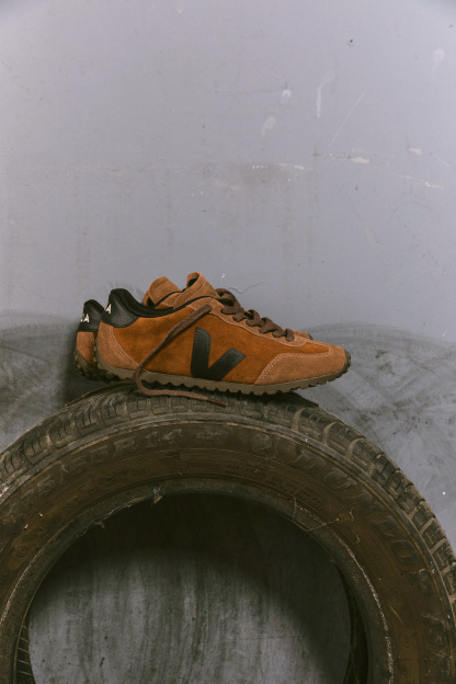 GT SUEDE COGNAC BLACK
