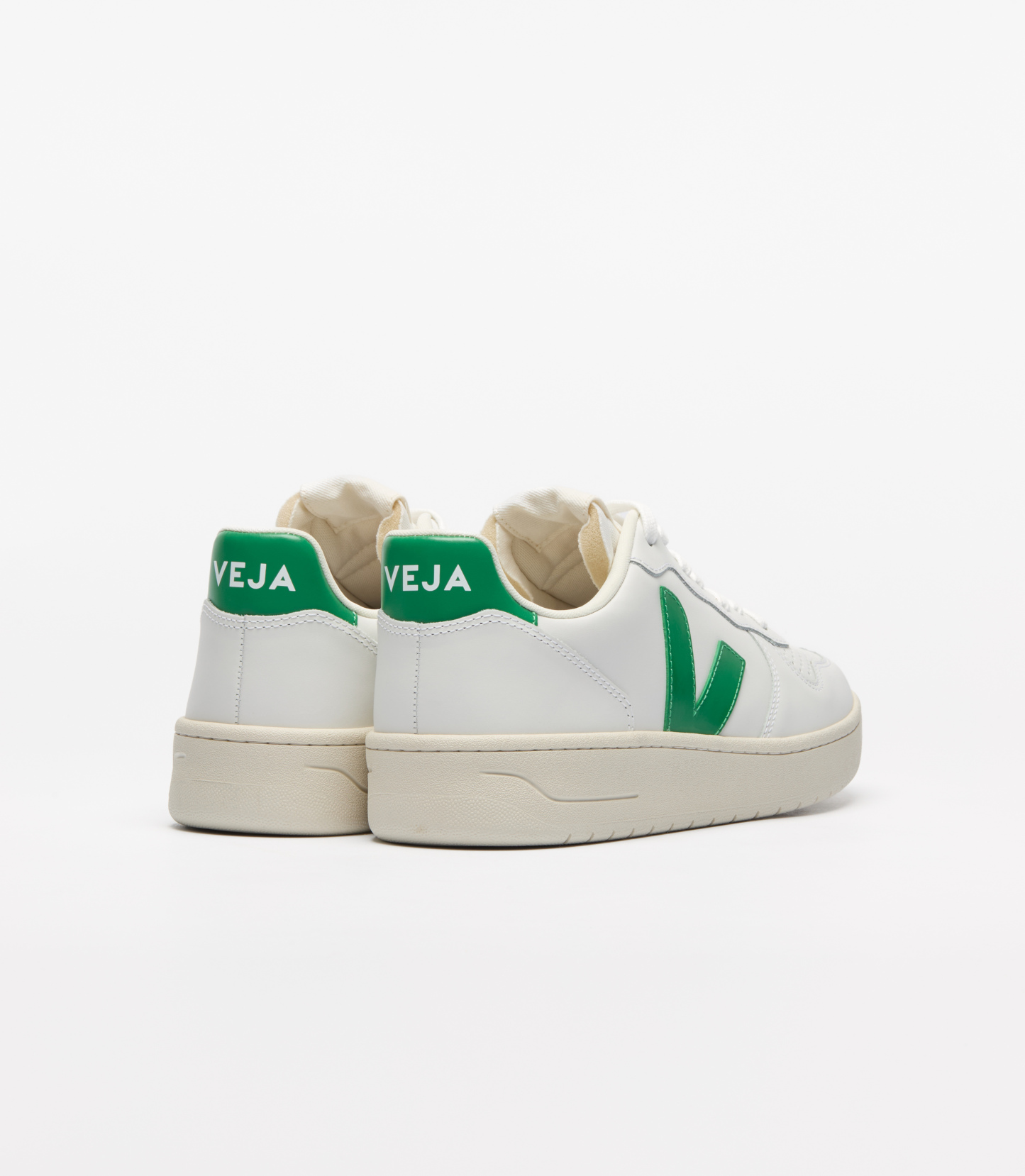 V-10 LEATHER WHITE EMERAUDE