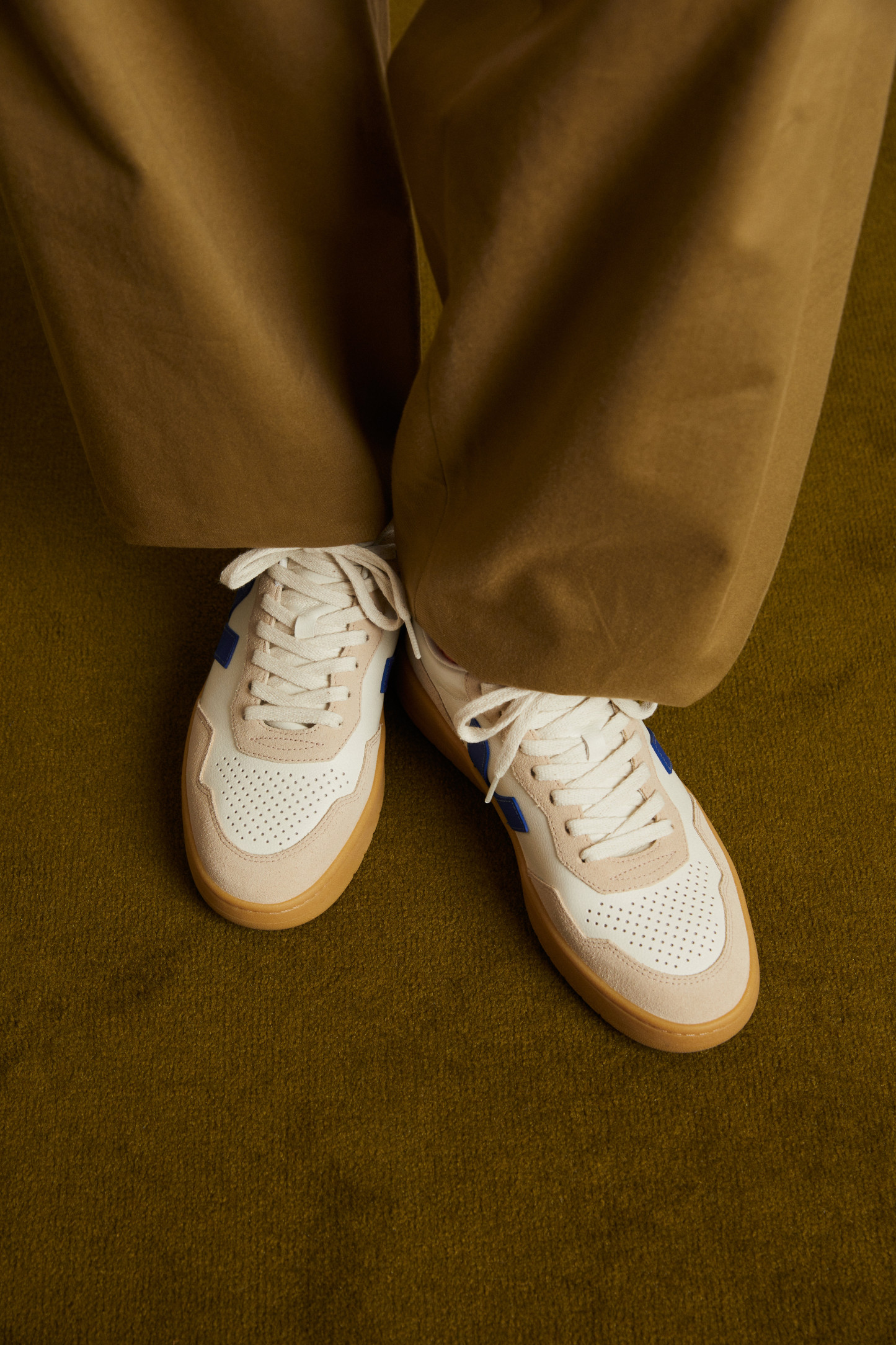 V-90 LEATHER PURE ATLANTIQUE ALMOND NATURAL