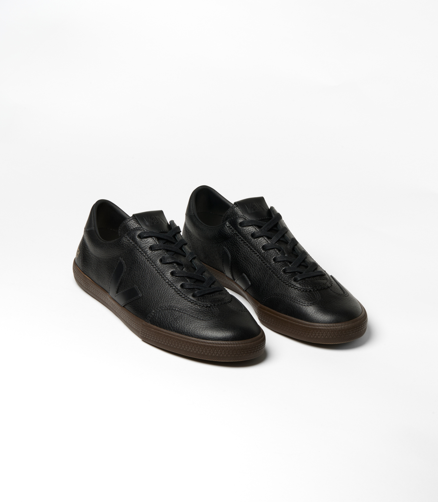VOLLEY SIGNATURE GRAINED OILED LEATHER BLACK EAGLE