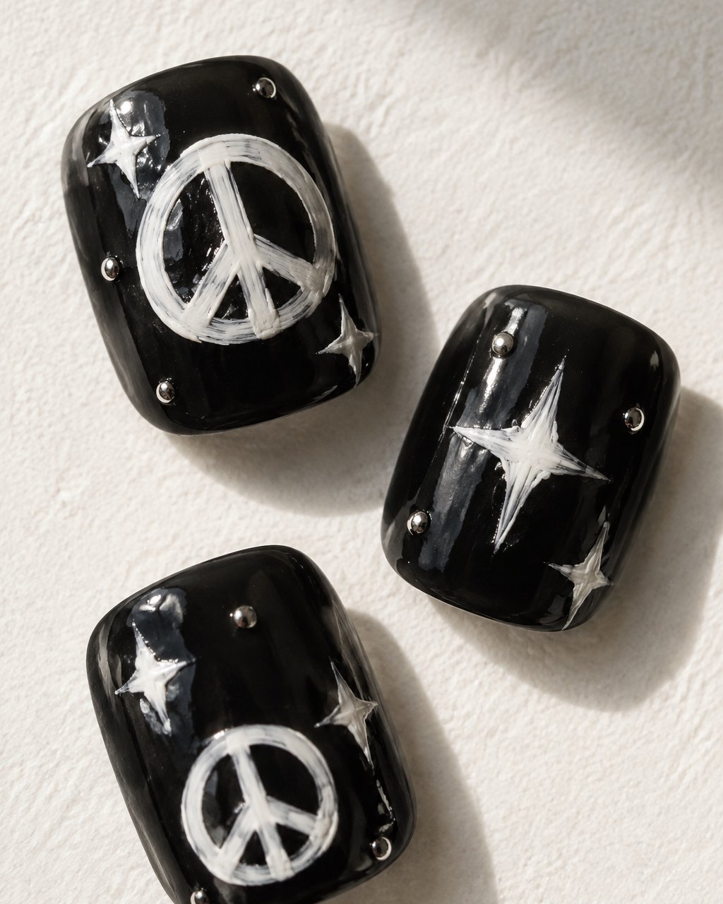 Peace Star close-up of the brushwork