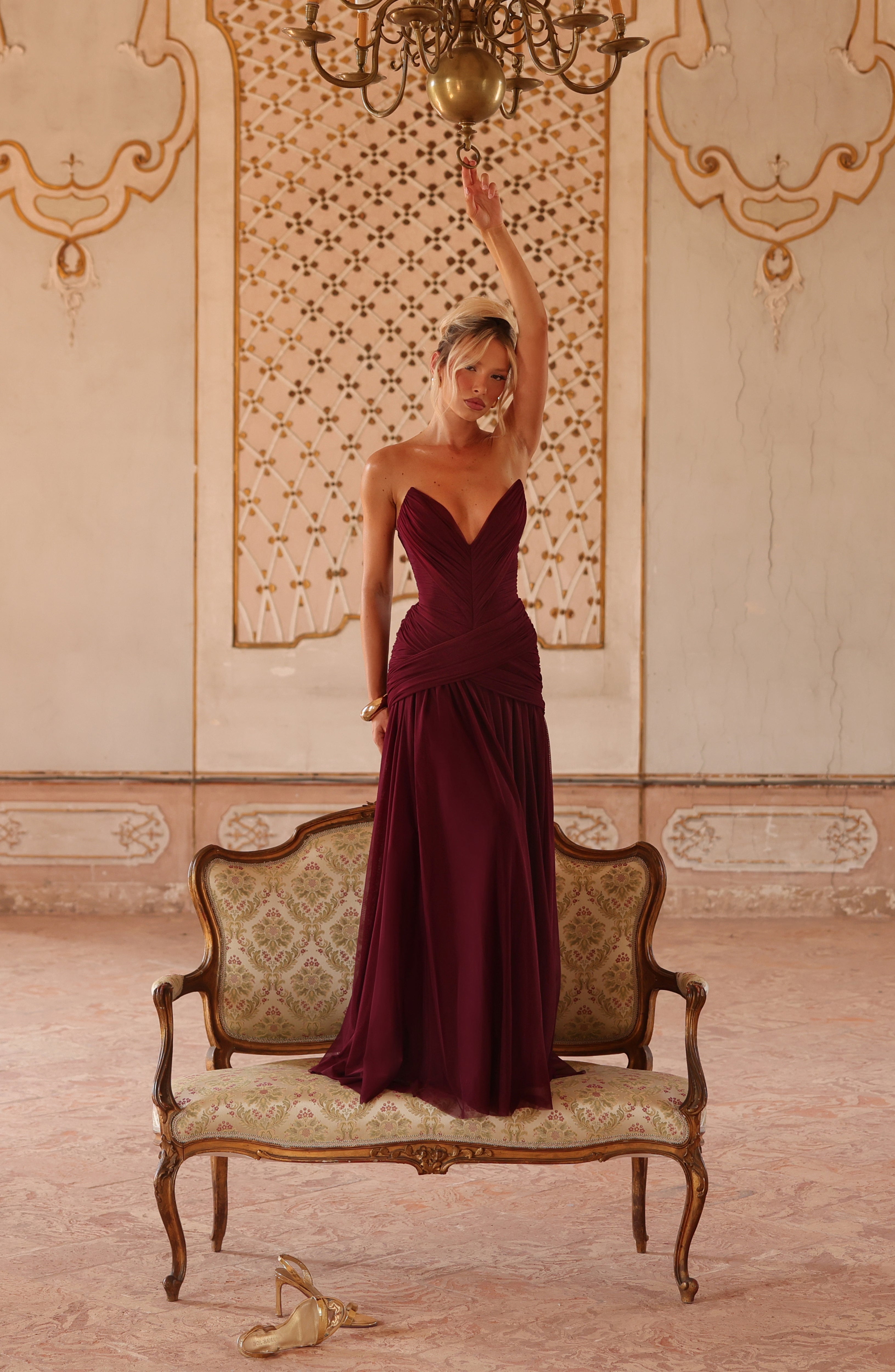 Persephara Maxi Dress - Cherry Lacquer – Ansicht 10
