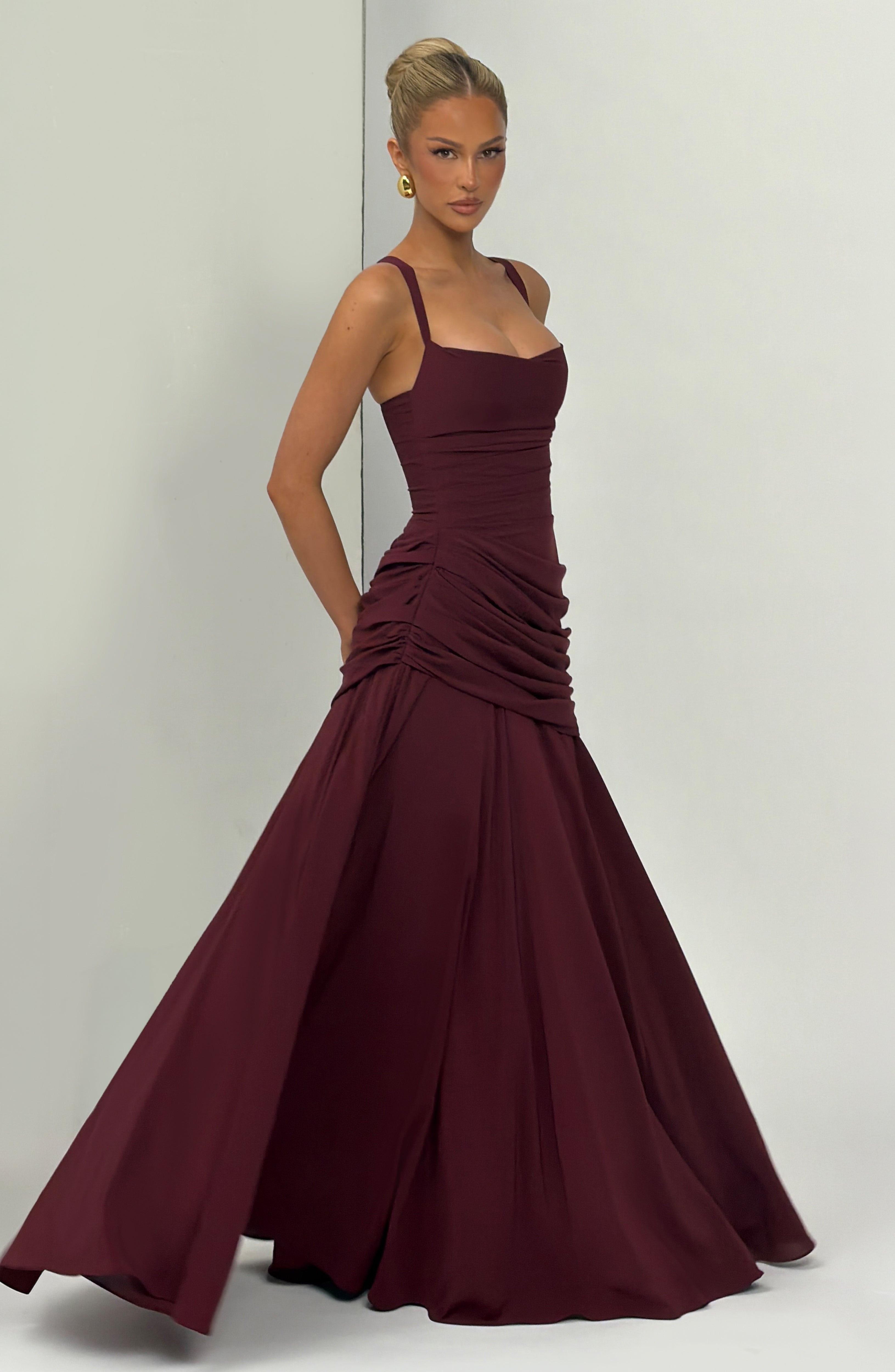 Sura Maxi Dress - Cherry Lacquer – Ansicht 6