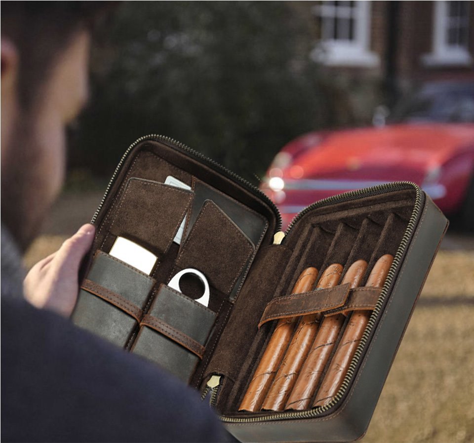 Cutter and lighter pockets inside the CF5010 leather cigar case