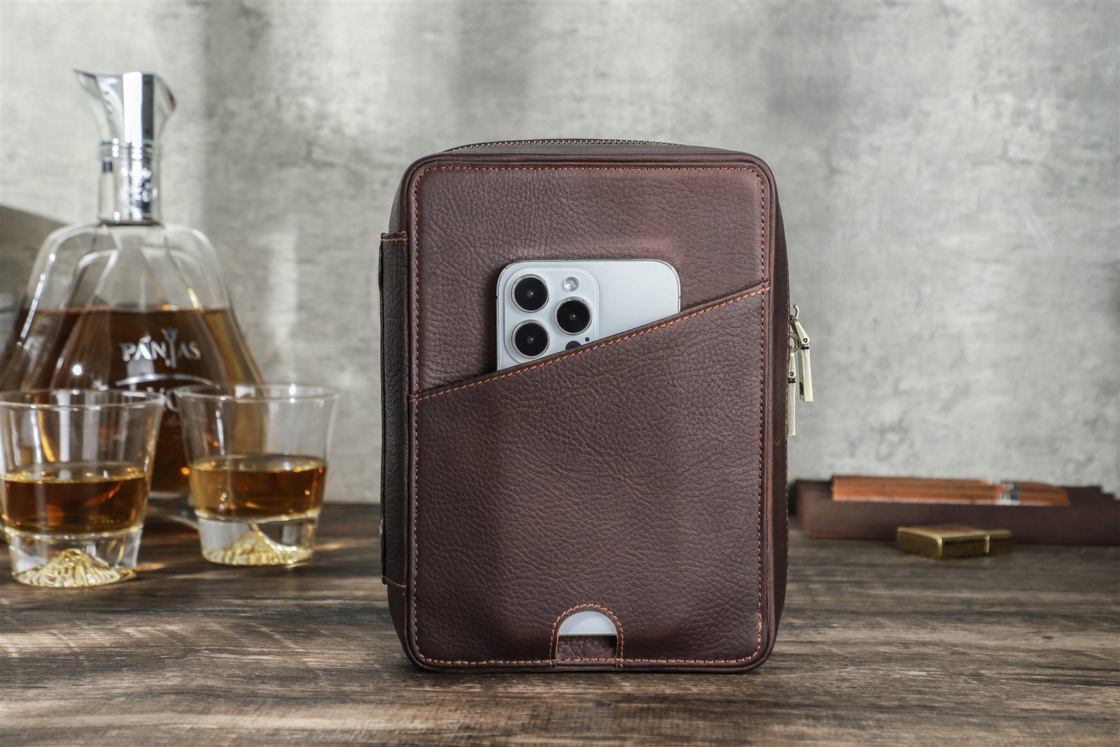 Front pocket of the CF5016 leather pipe case holding a smartphone