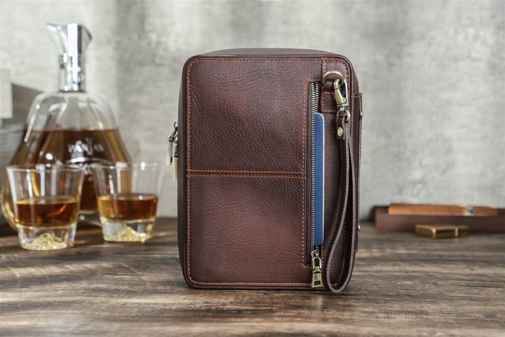 Rear pocket of the CF5016 pipe case holding a passport
