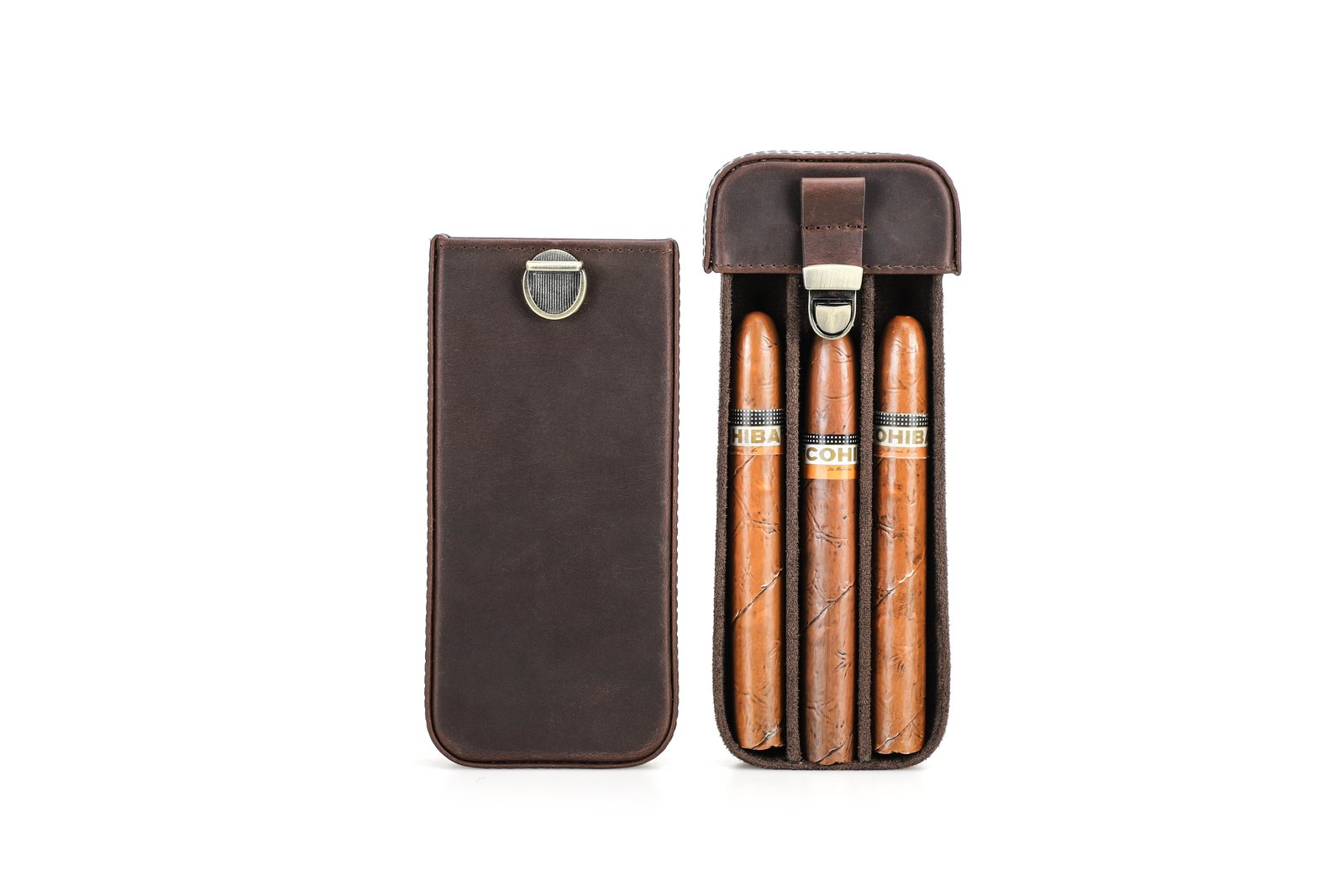 CF5018 cigar tray holding three cigars next to its crazy horse leather sleeve