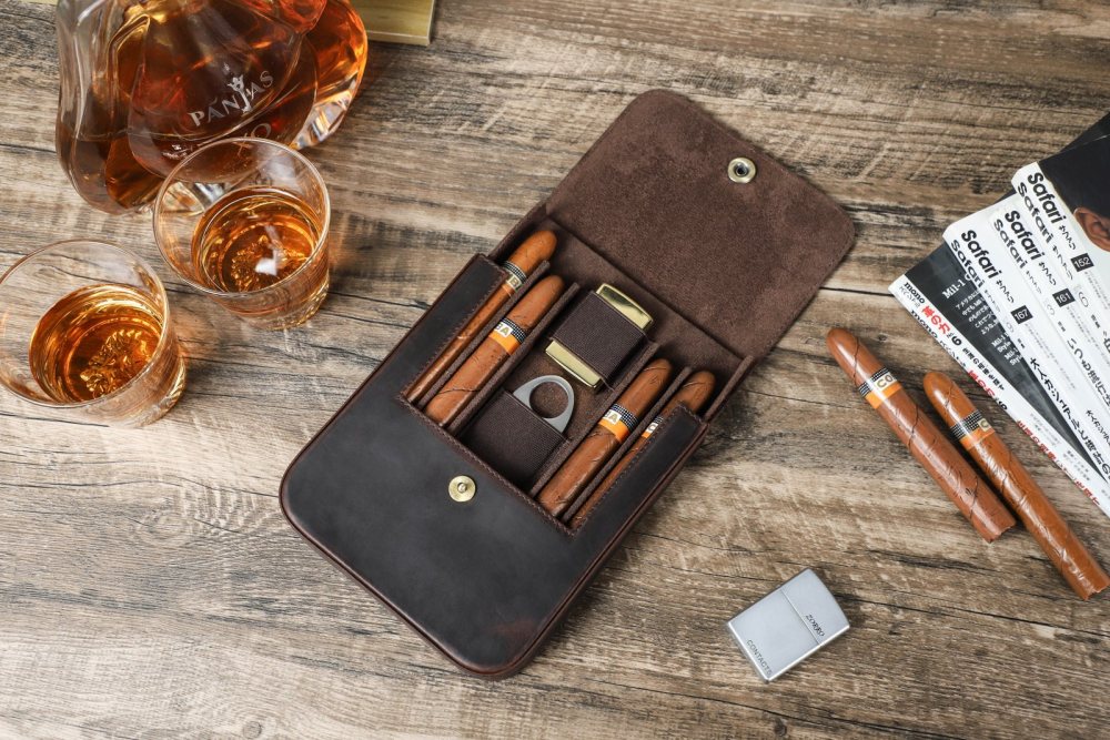 CF5021 lying on a table with the flap open and cigars ready