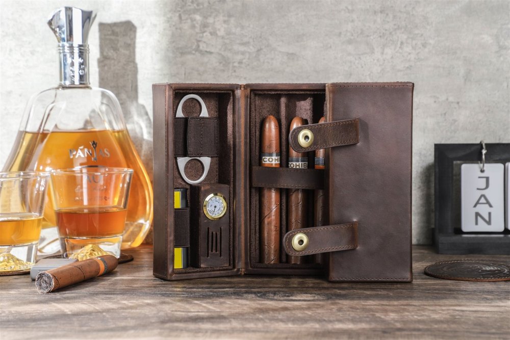 CF5029 standing open with a decanter