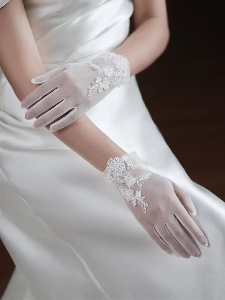 Floral White Short-length Bridal Floral Lace Tulle Gloves Elegant And Ethereal Evening Wedding Gloves