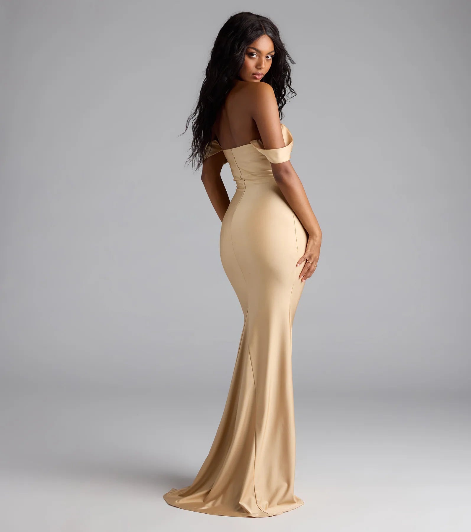Maylah Off-The-Shoulder Mermaid Dress - GOLD