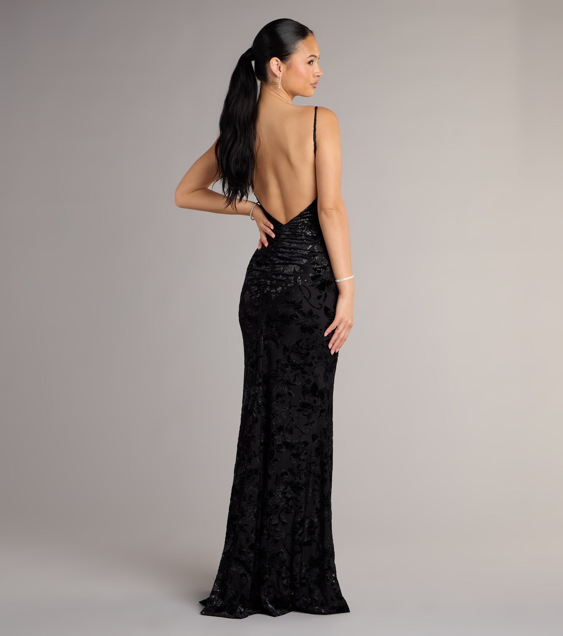 Maddie Velvet Open Back Mermaid Formal Dress - BLACK