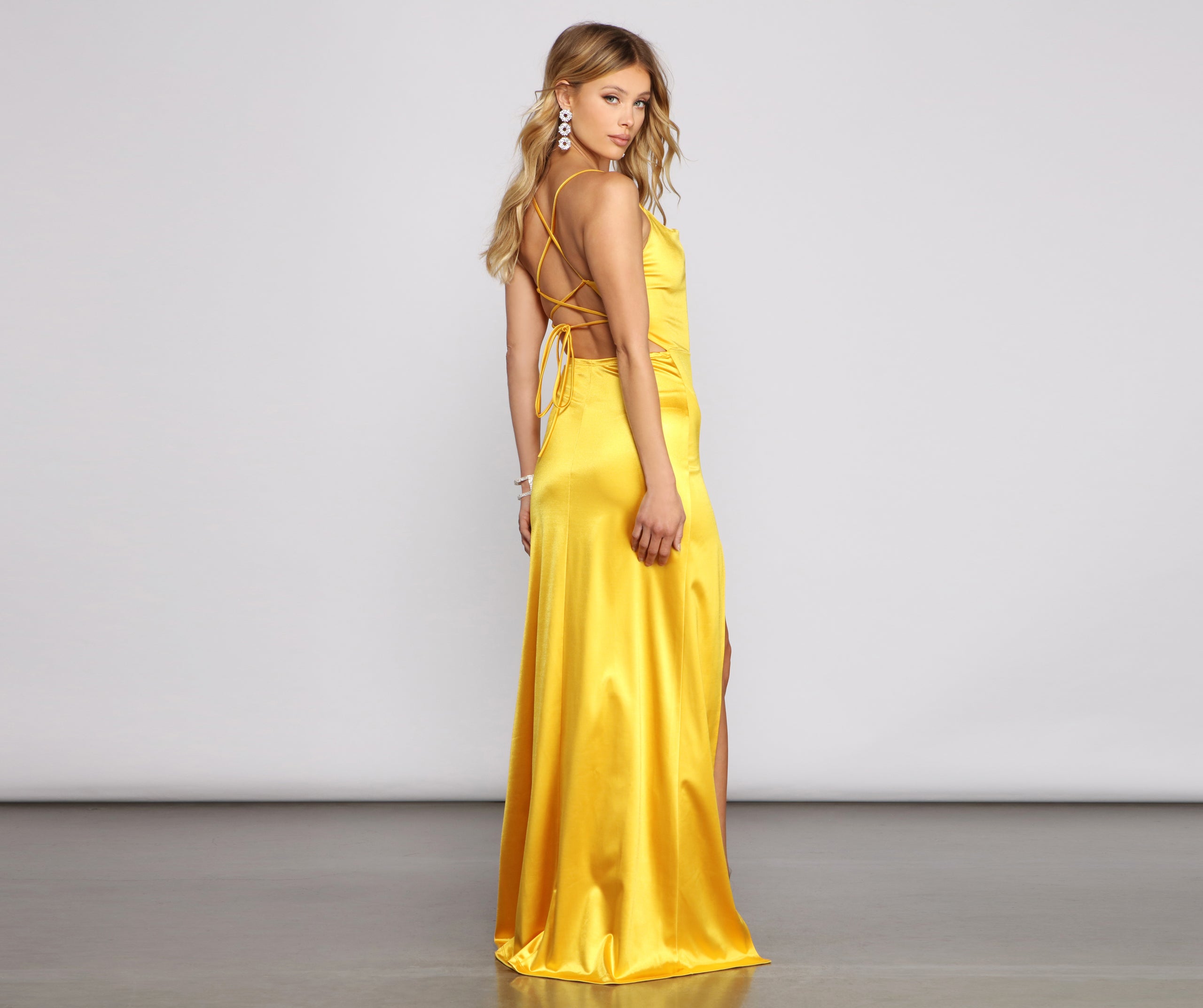 Cassie Sleeveless Satin High Slit Formal Dress - YELLOW