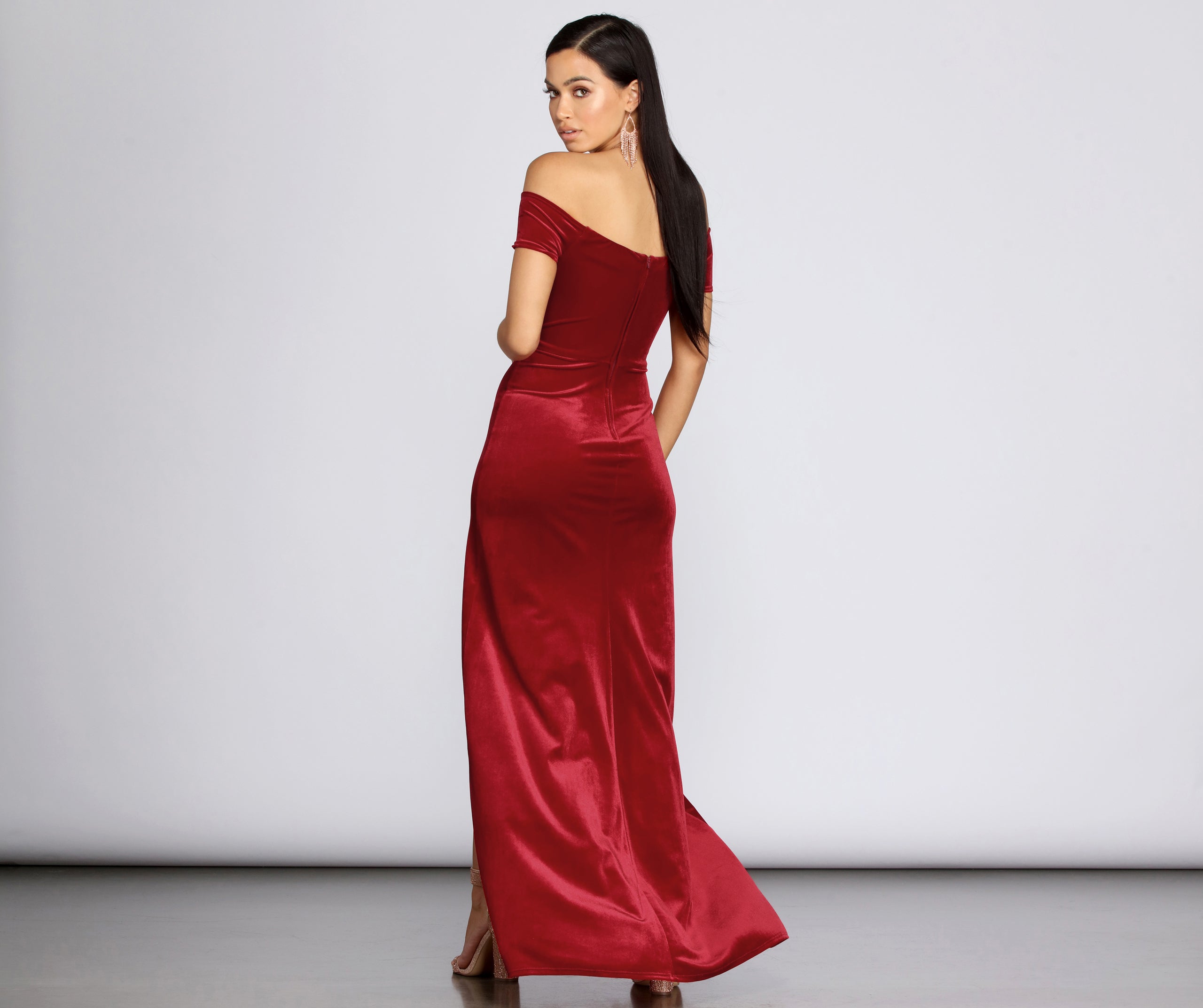 Shania Formal Velvet Sweetheart Dress - RED