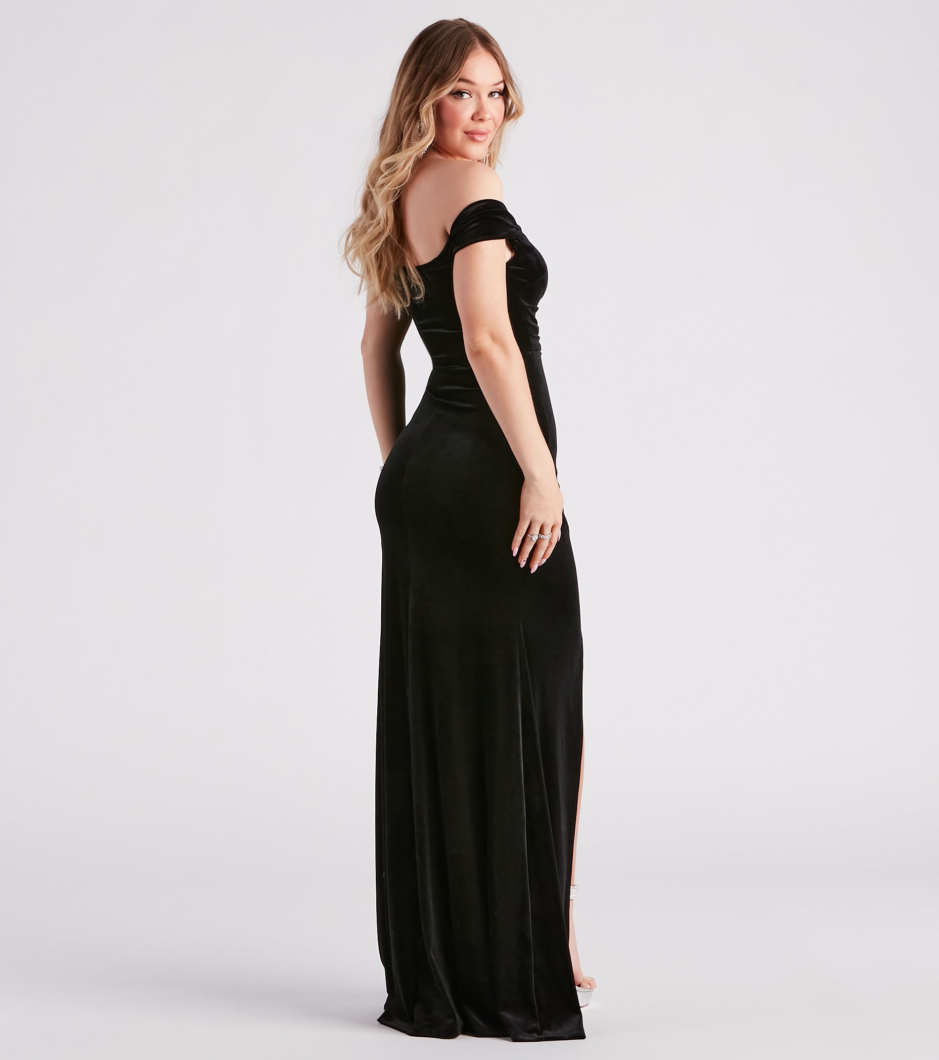 Georgina Formal Velvet Long Dress - BLACK