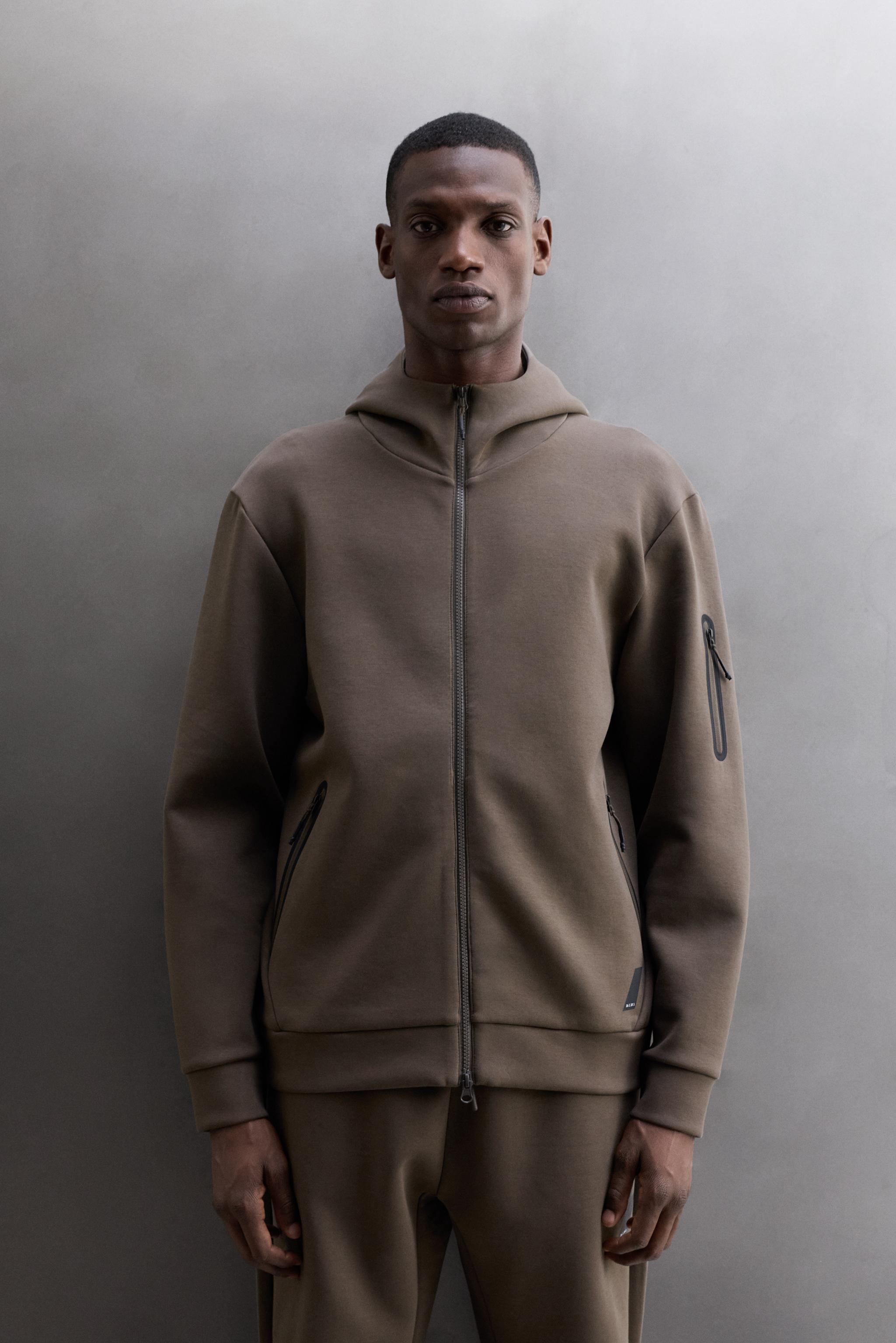TECHNICAL ZIP-UP HOODIE - Dark brown