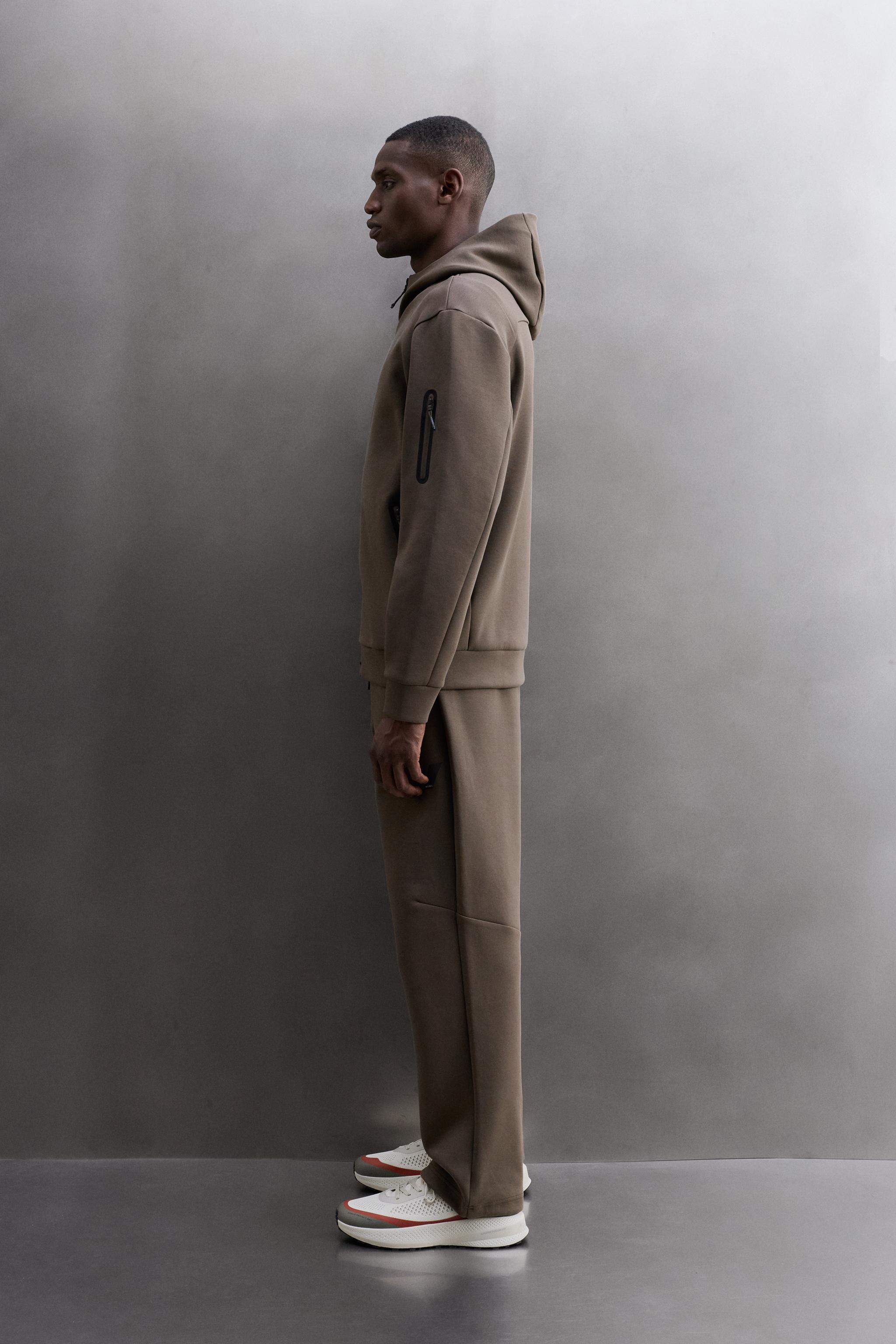TECHNICAL ZIP-UP HOODIE - Dark brown