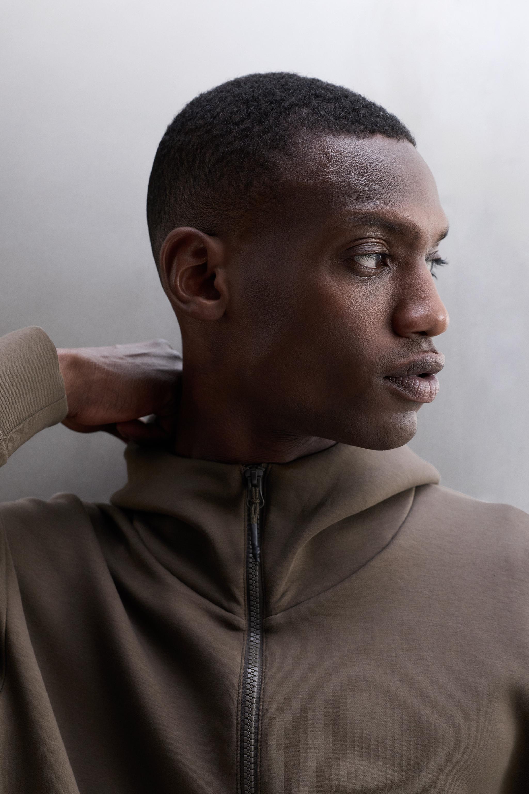 TECHNICAL ZIP-UP HOODIE - Dark brown