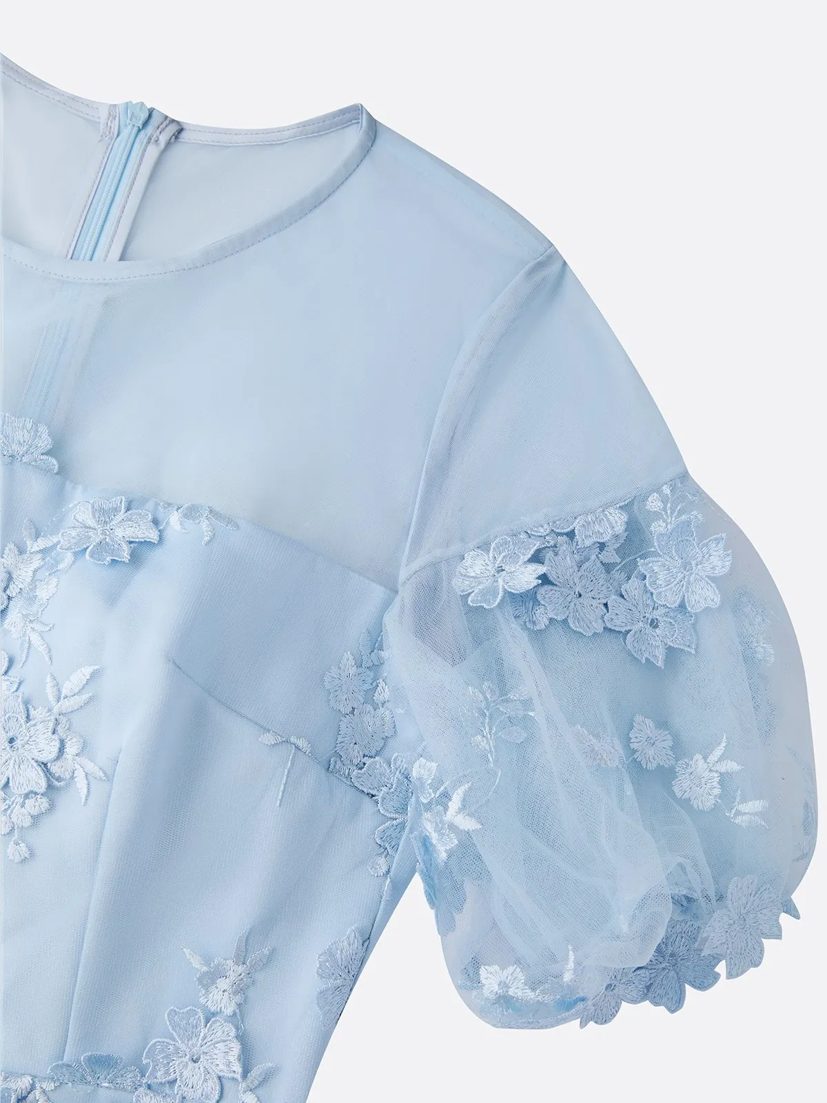 Light Blue 3D Floral Appliqué Lace Crew Neck Short Sleeve Puff Sleeve Sheath Midi Dress