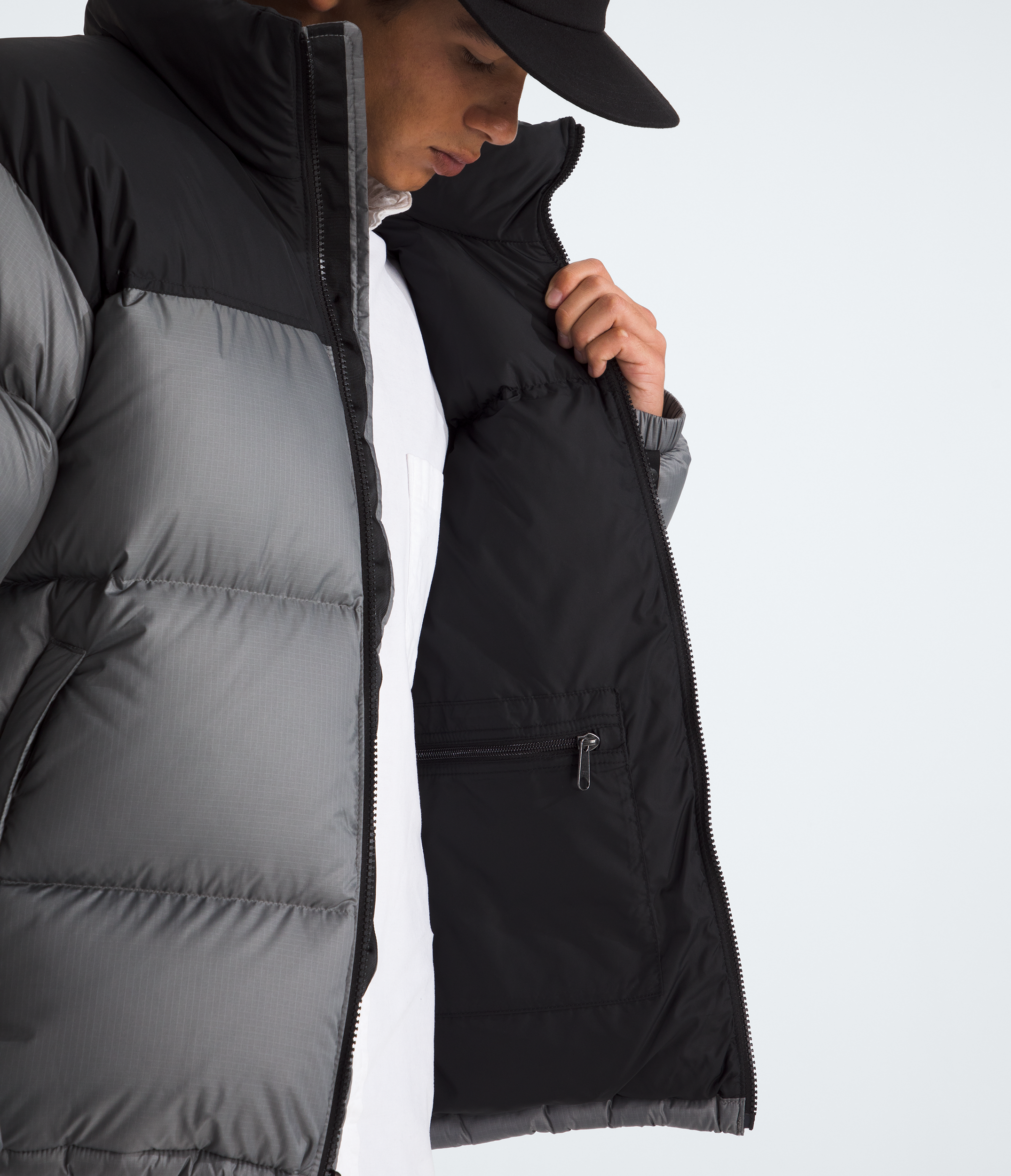 Mens 1996 Retro Nuptse Jacket TNF Smoked PearlTNF Black MODELINT