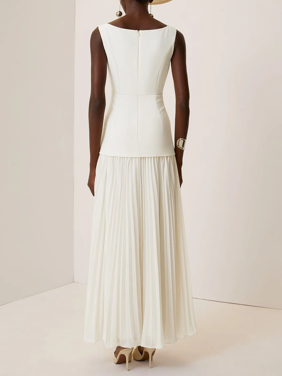 Off White Pleated Classic Boat Neck Sleeveless A-Line Floor-length Gown Dress