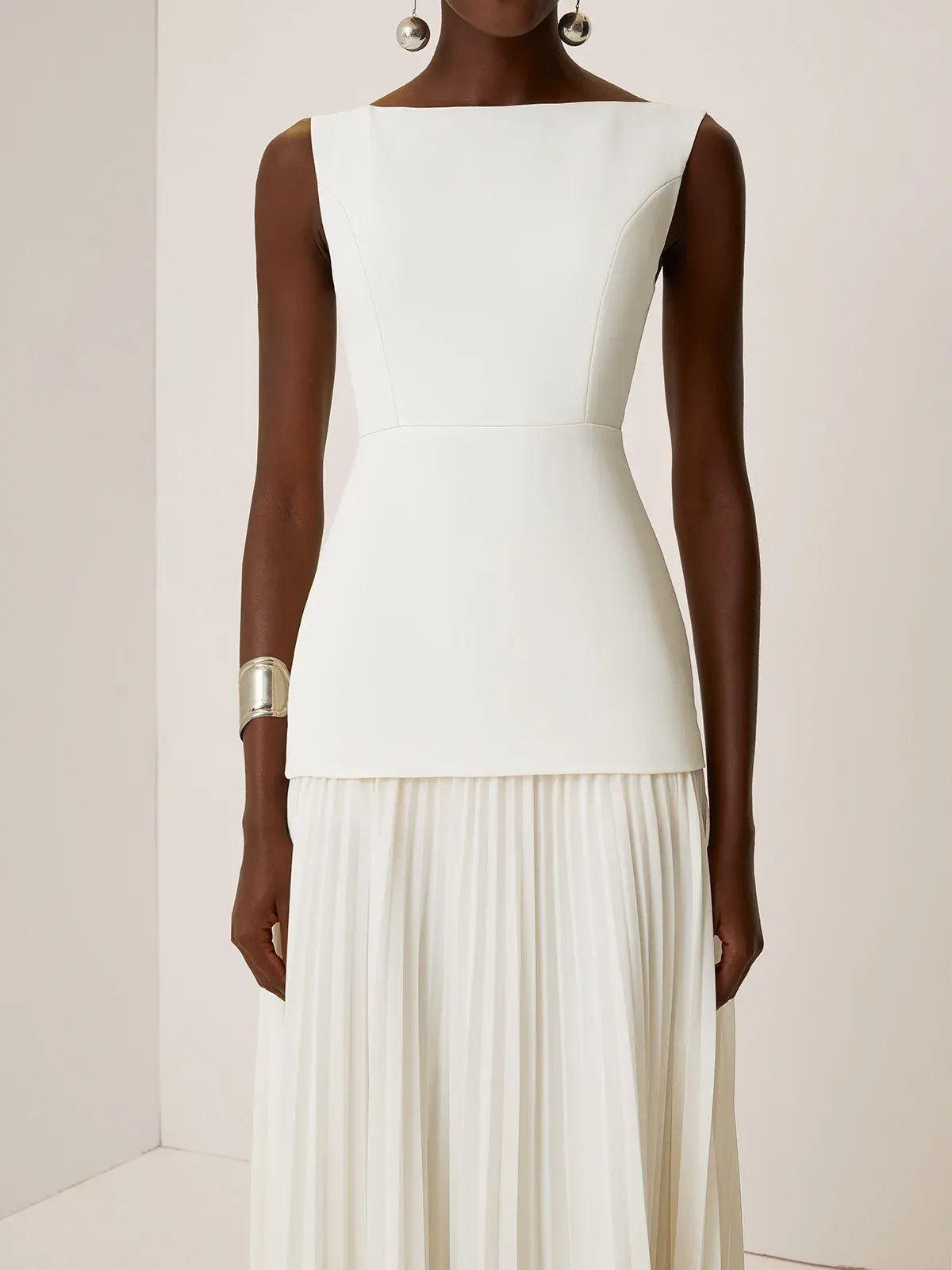 Off White Pleated Classic Boat Neck Sleeveless A-Line Floor-length Gown Dress