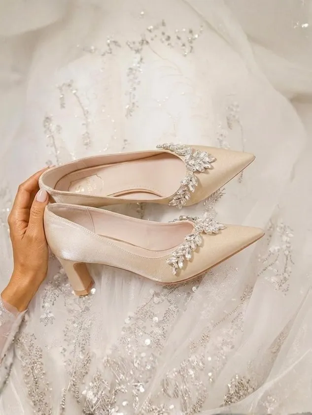 Flowing Light Elegant Rhinestone Satin Bridal And Bridesmaid Shoes 6.5cm High Heels