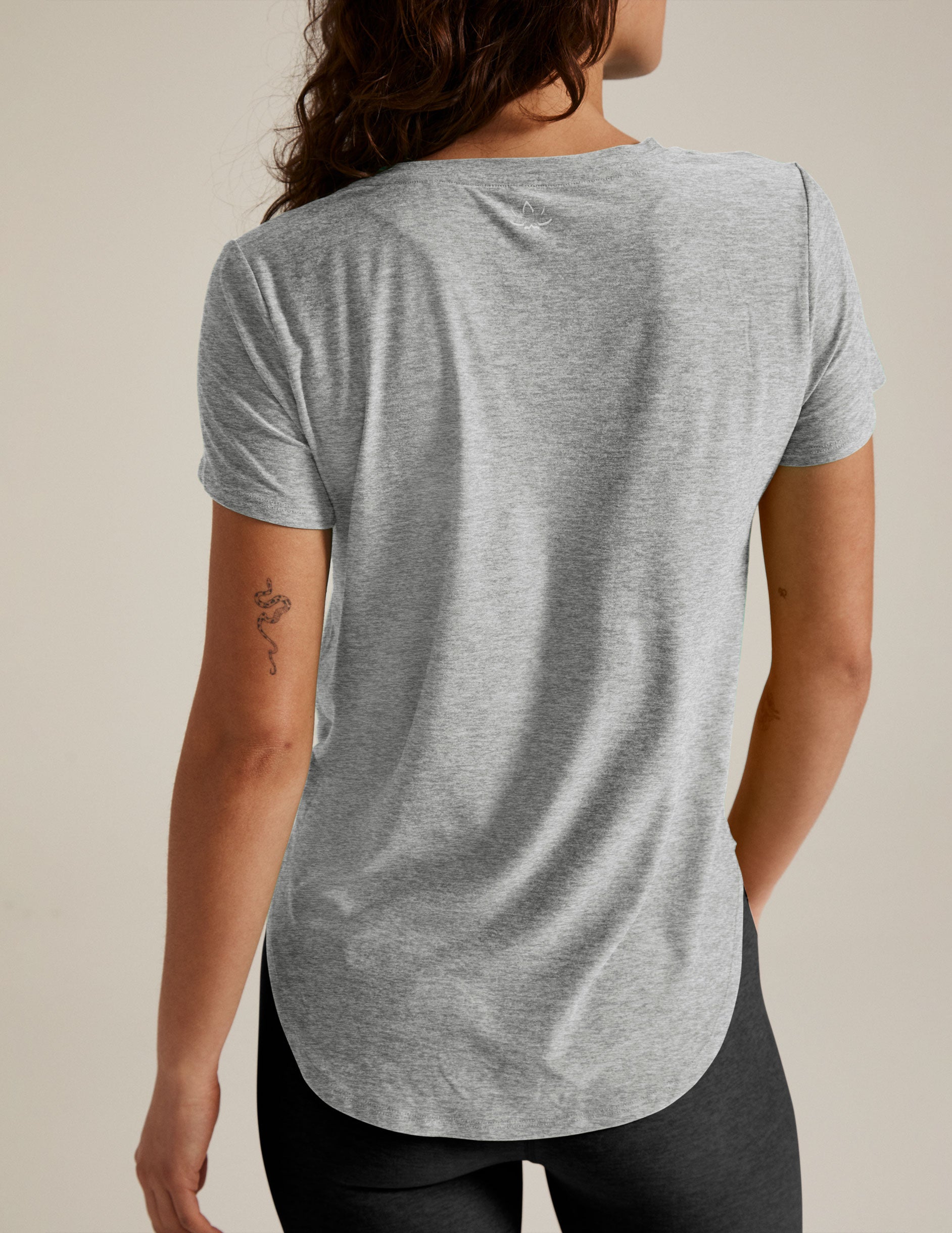 Featherweight On The Down Low Tee - Silver Mist