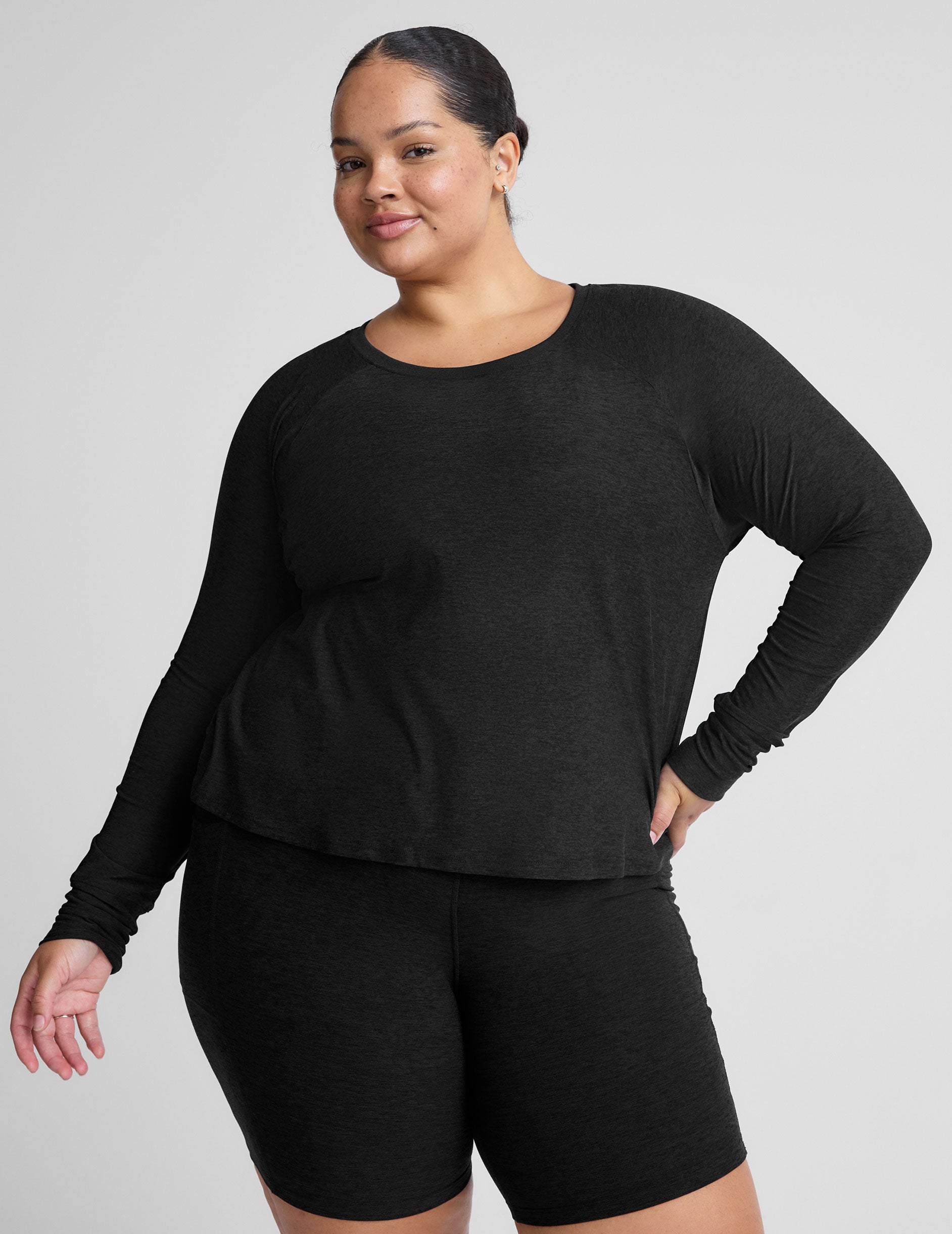 Featherweight Daydreamer Pullover - Darkest Night