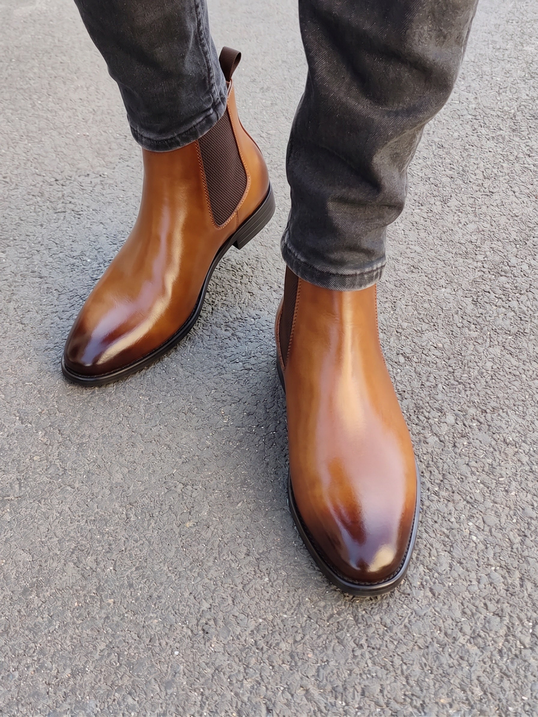 Retro Leather Chelsea Boots Slip-On Ankle Boots - Brown