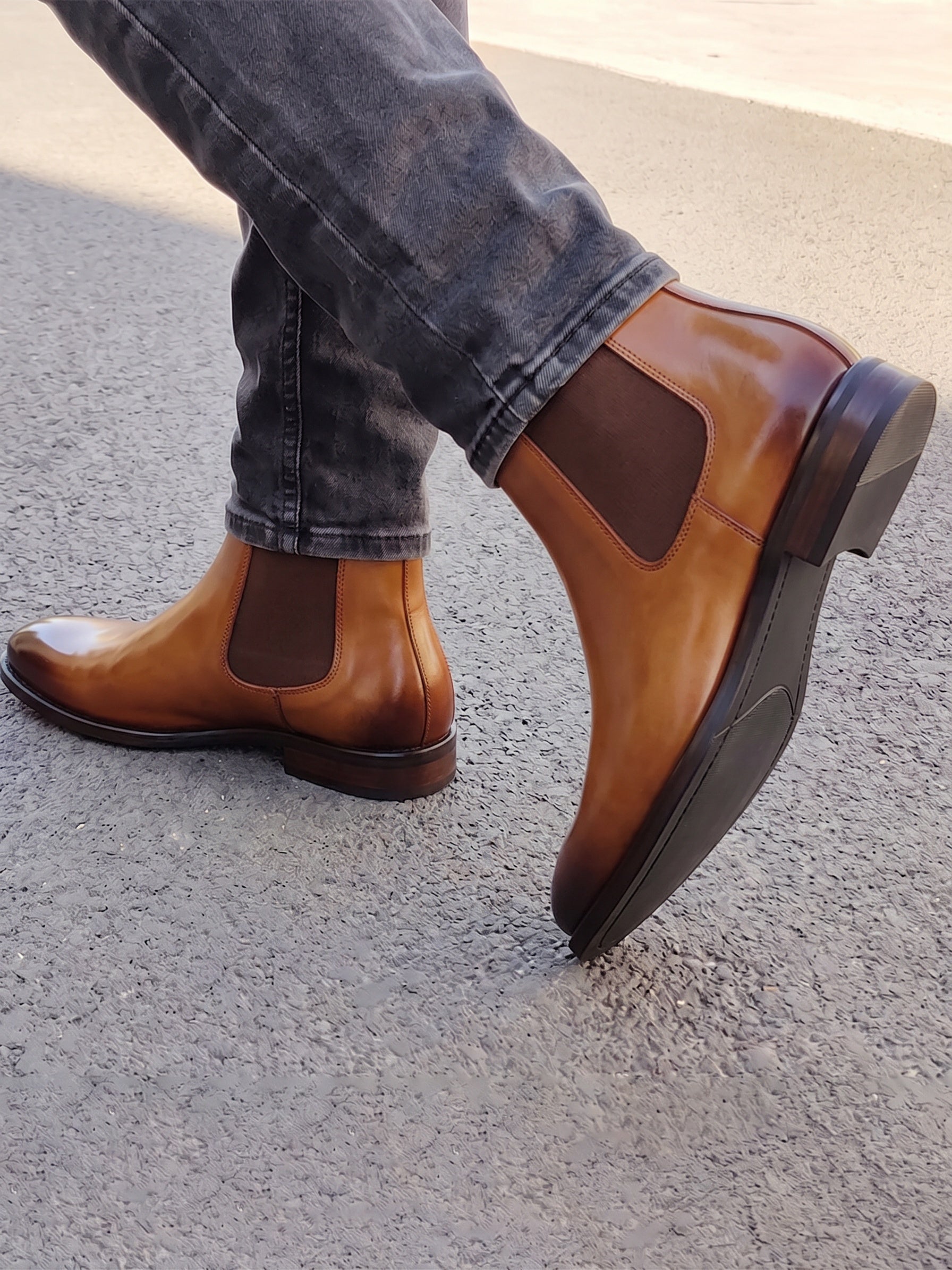 Retro Leather Chelsea Boots Slip-On Ankle Boots - Brown