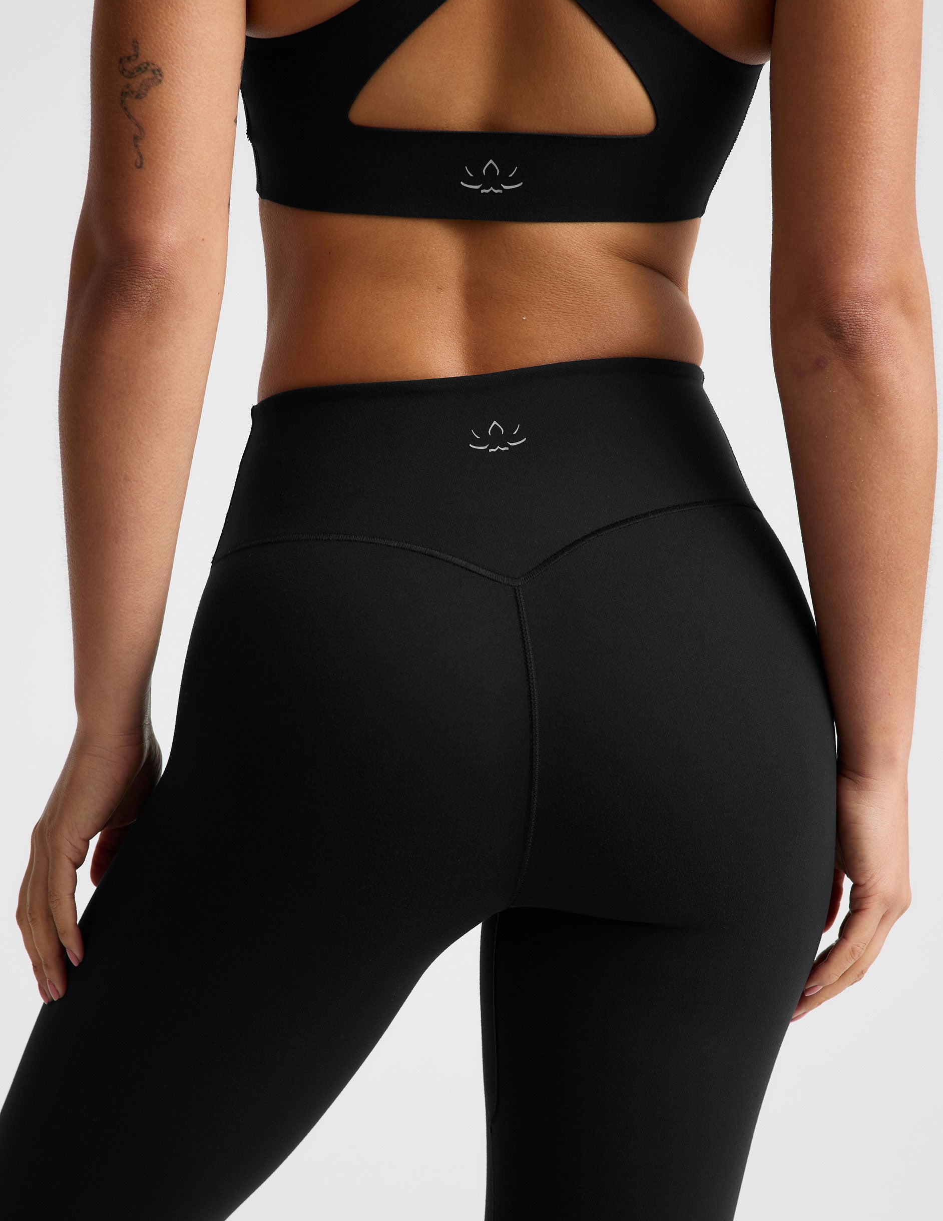 glowzone™ High Waisted Midi Legging - Pitch Black