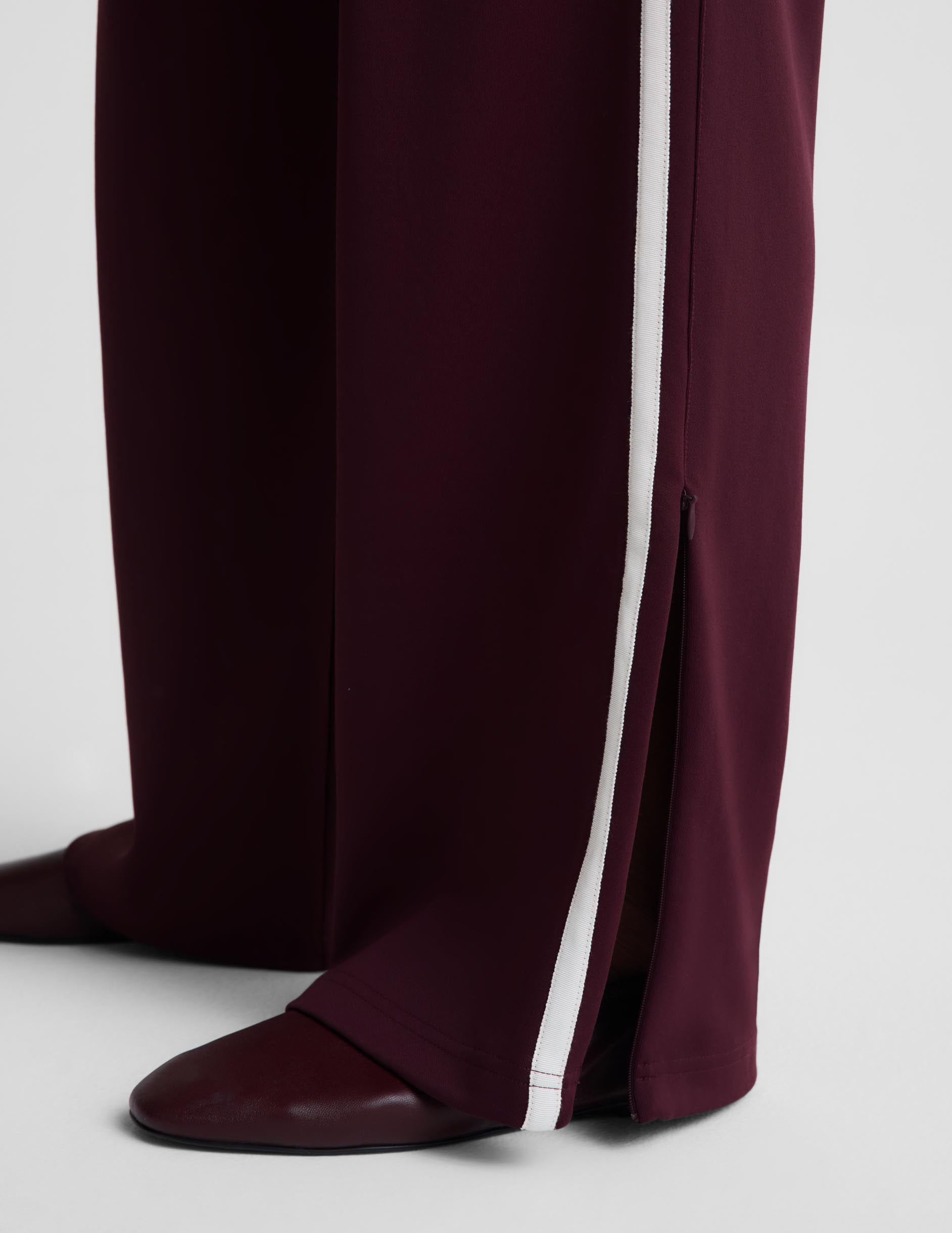 That Tracks Pant 31" - Cabernet