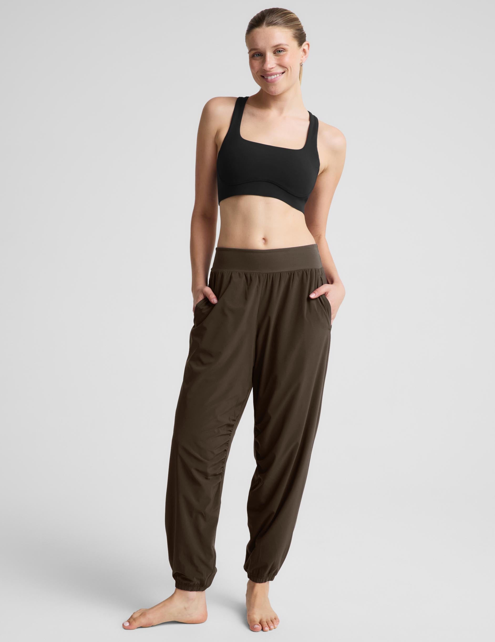glowzone™ Hybrid Jogger - Cedar Olive