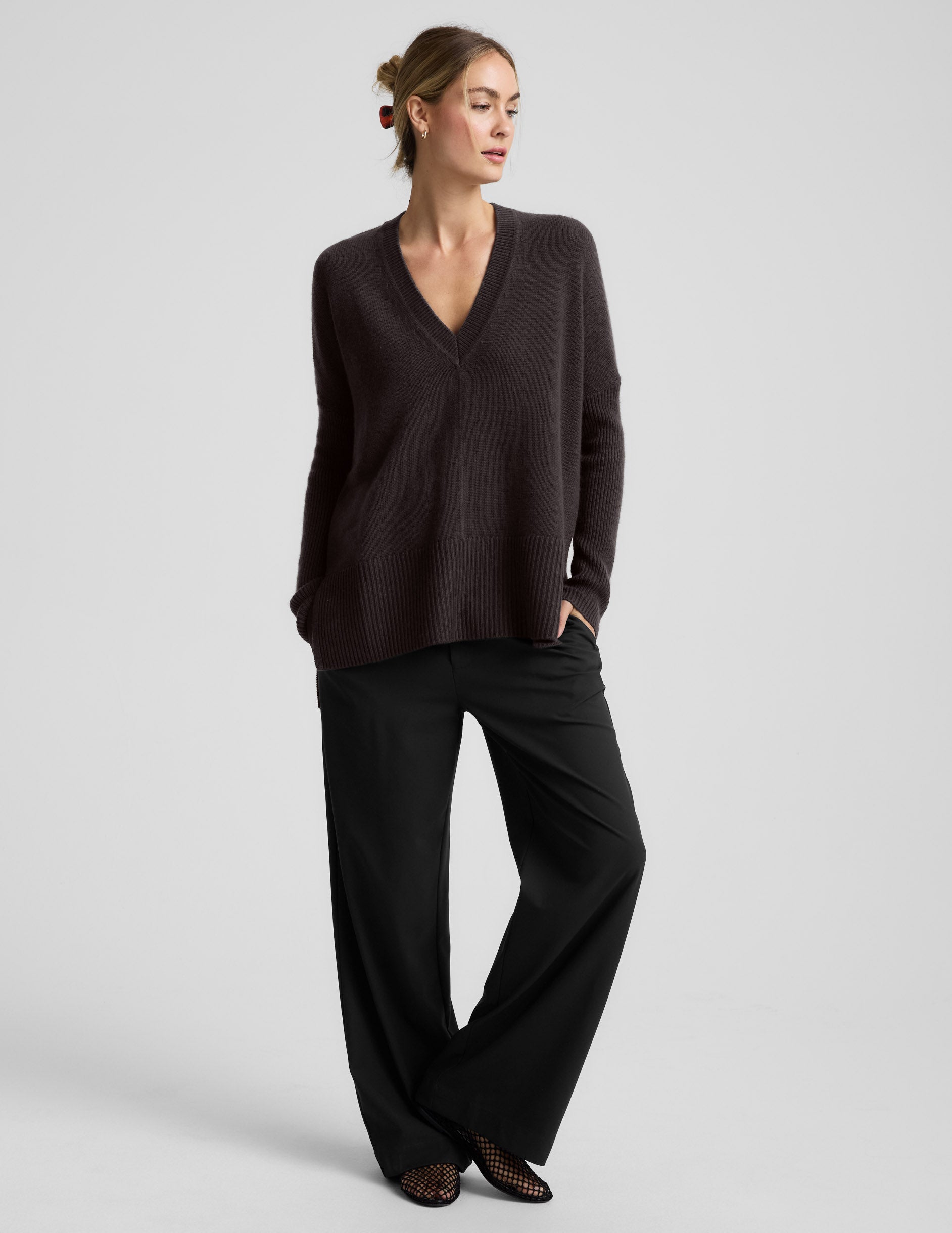 Wool-Cashmere V-Neck Sweater - Dark Chocolate