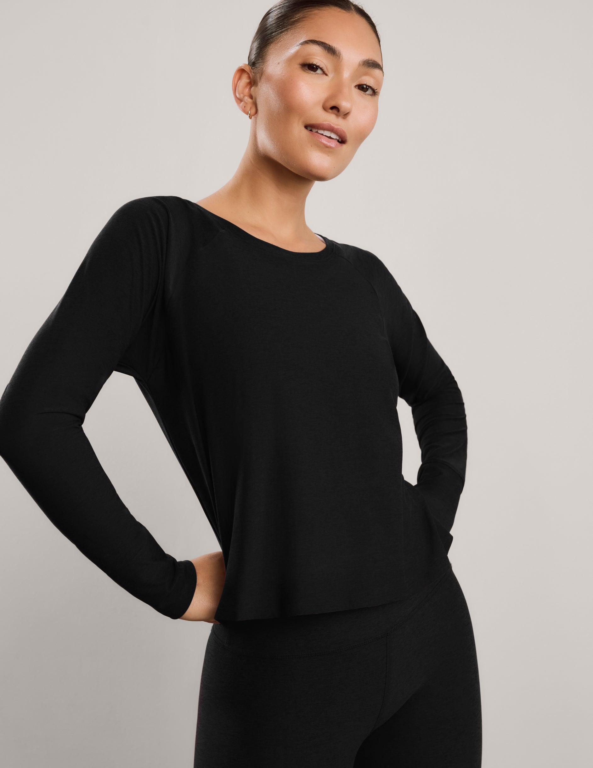 Featherweight Daydreamer Pullover - Darkest Night