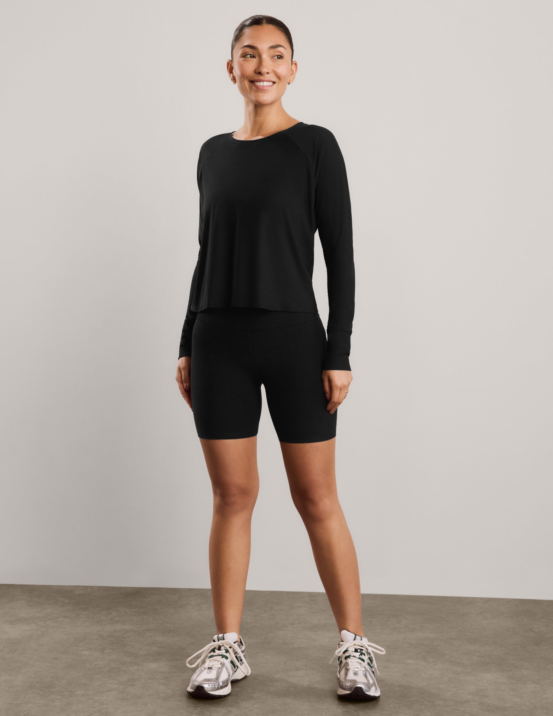 Featherweight Daydreamer Pullover - Darkest Night
