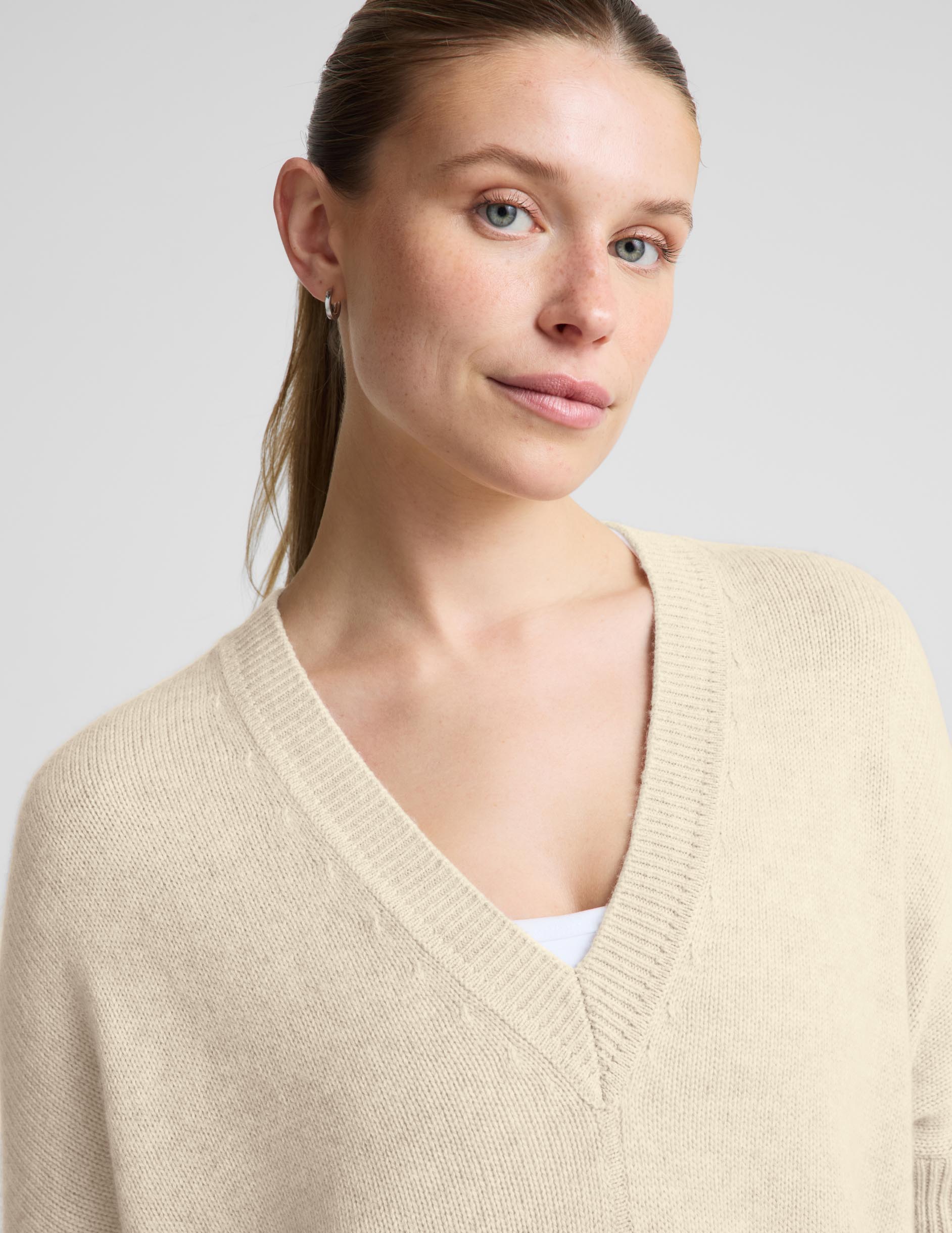 Wool-Cashmere V-Neck Sweater - Ivory