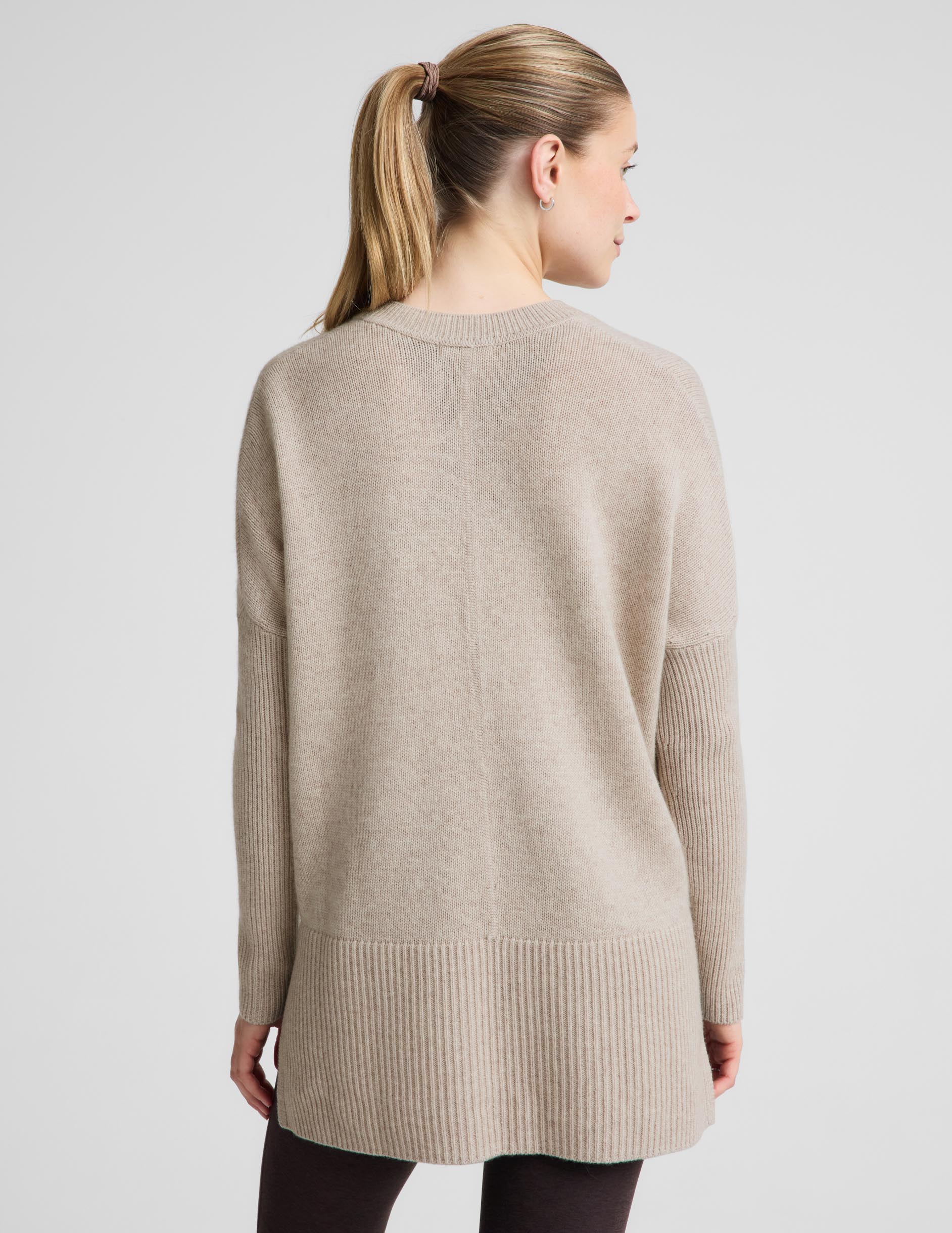 Wool-Cashmere V-Neck Sweater - Oatmeal Heather