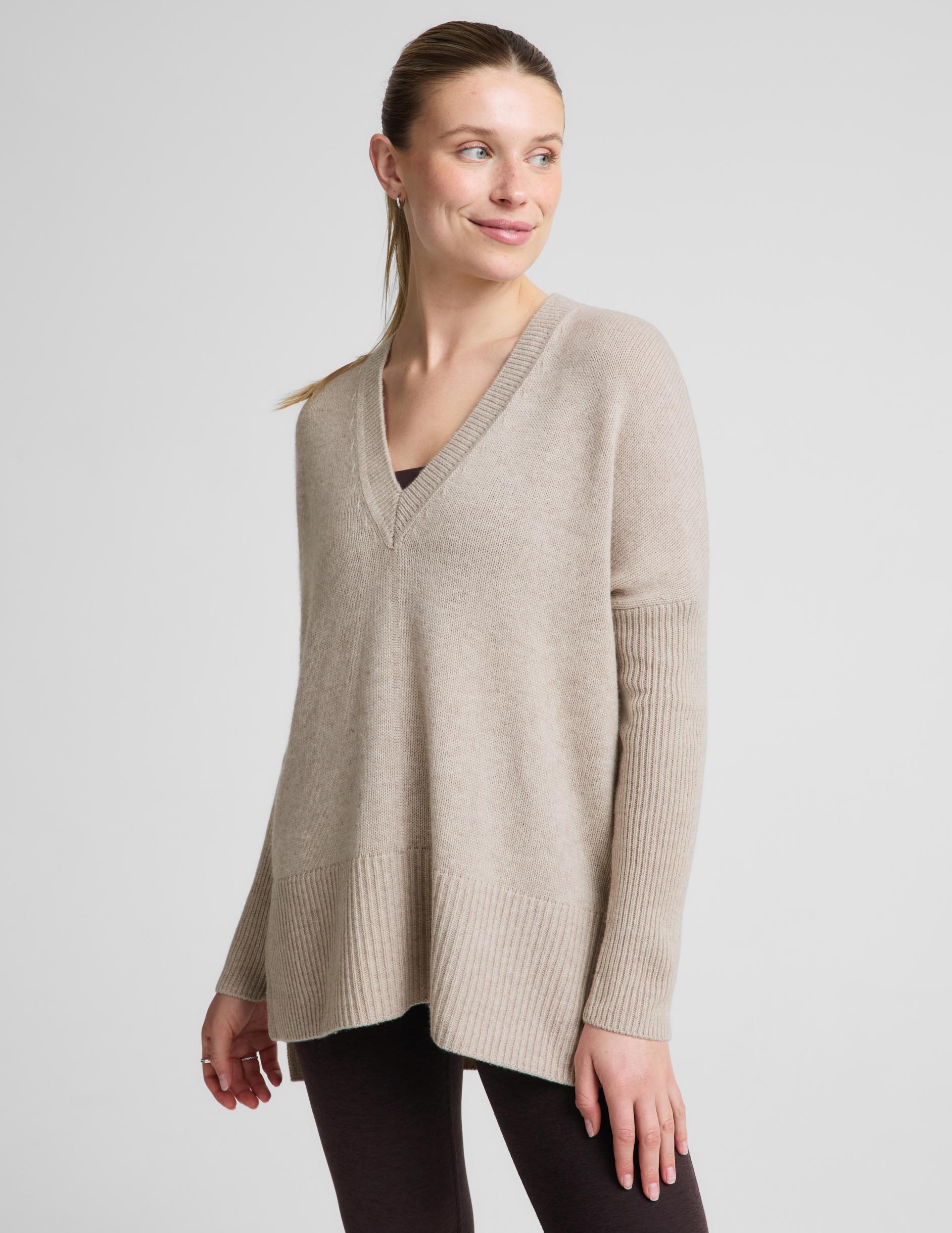 Wool-Cashmere V-Neck Sweater - Oatmeal Heather